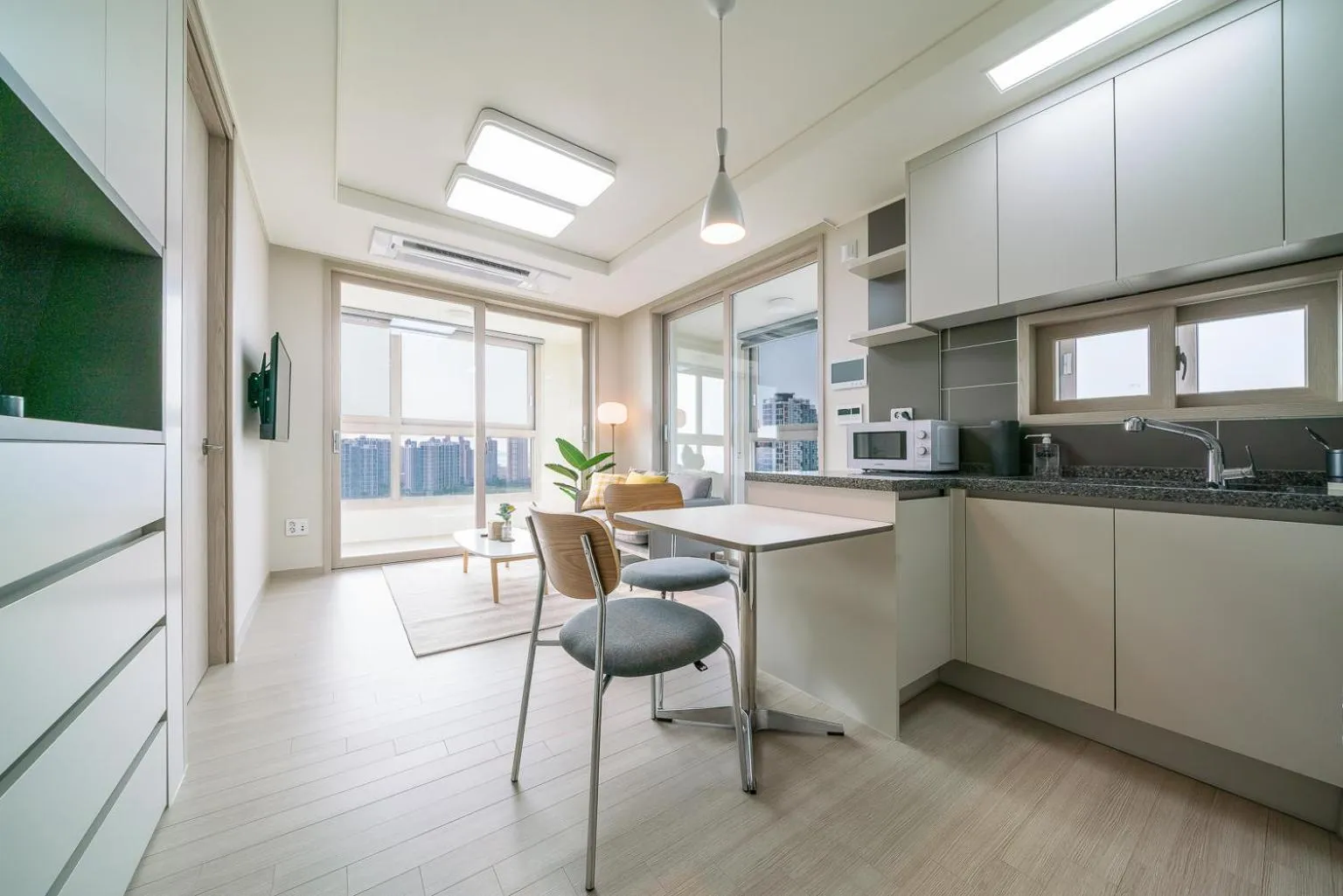 Kitchen or kitchenette in Urbanstay Songdo Moonlight Park