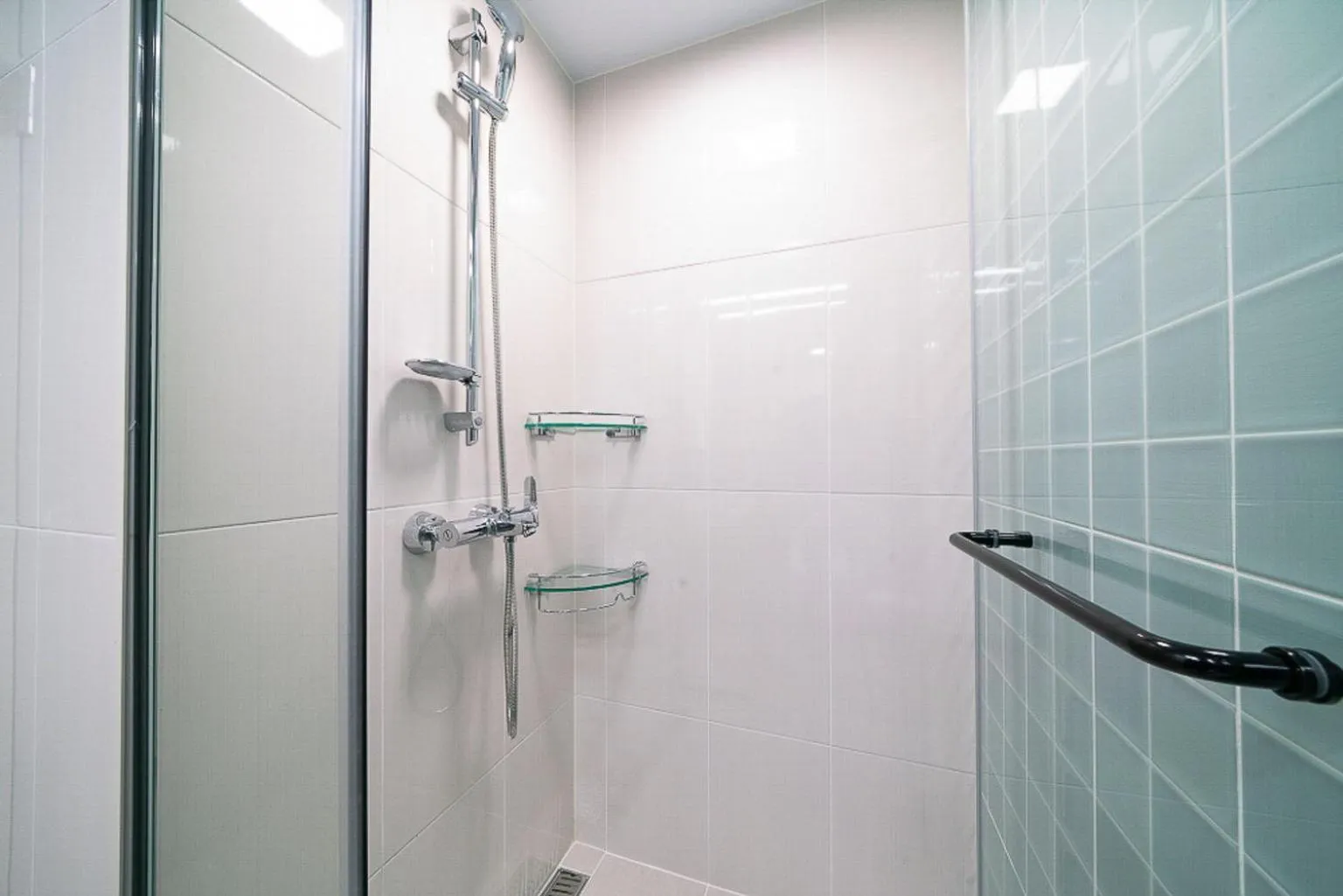 Shower in Urbanstay Songdo Moonlight Park