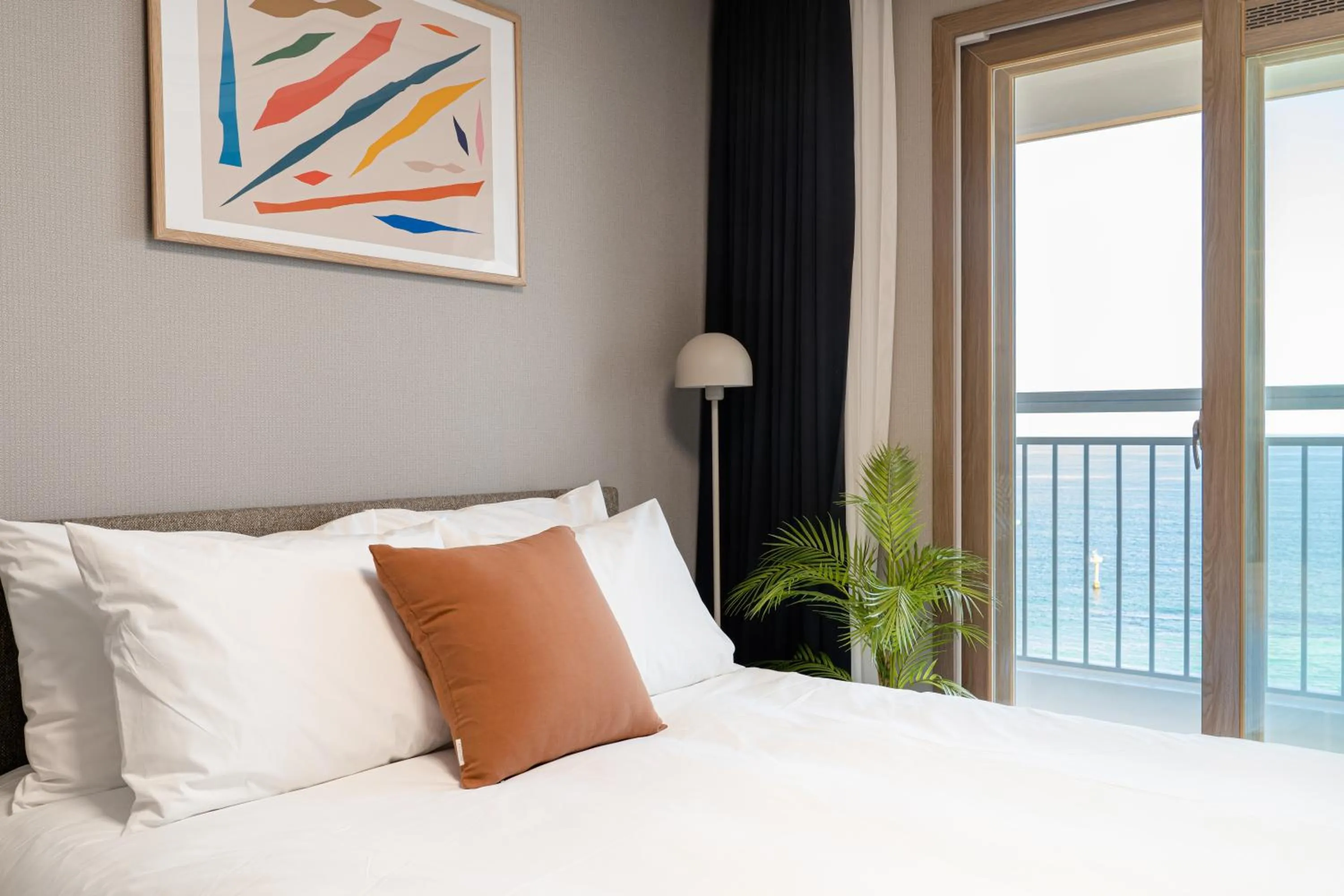 Photo of the whole room, Bed in Urbanstay Sokcho beach C