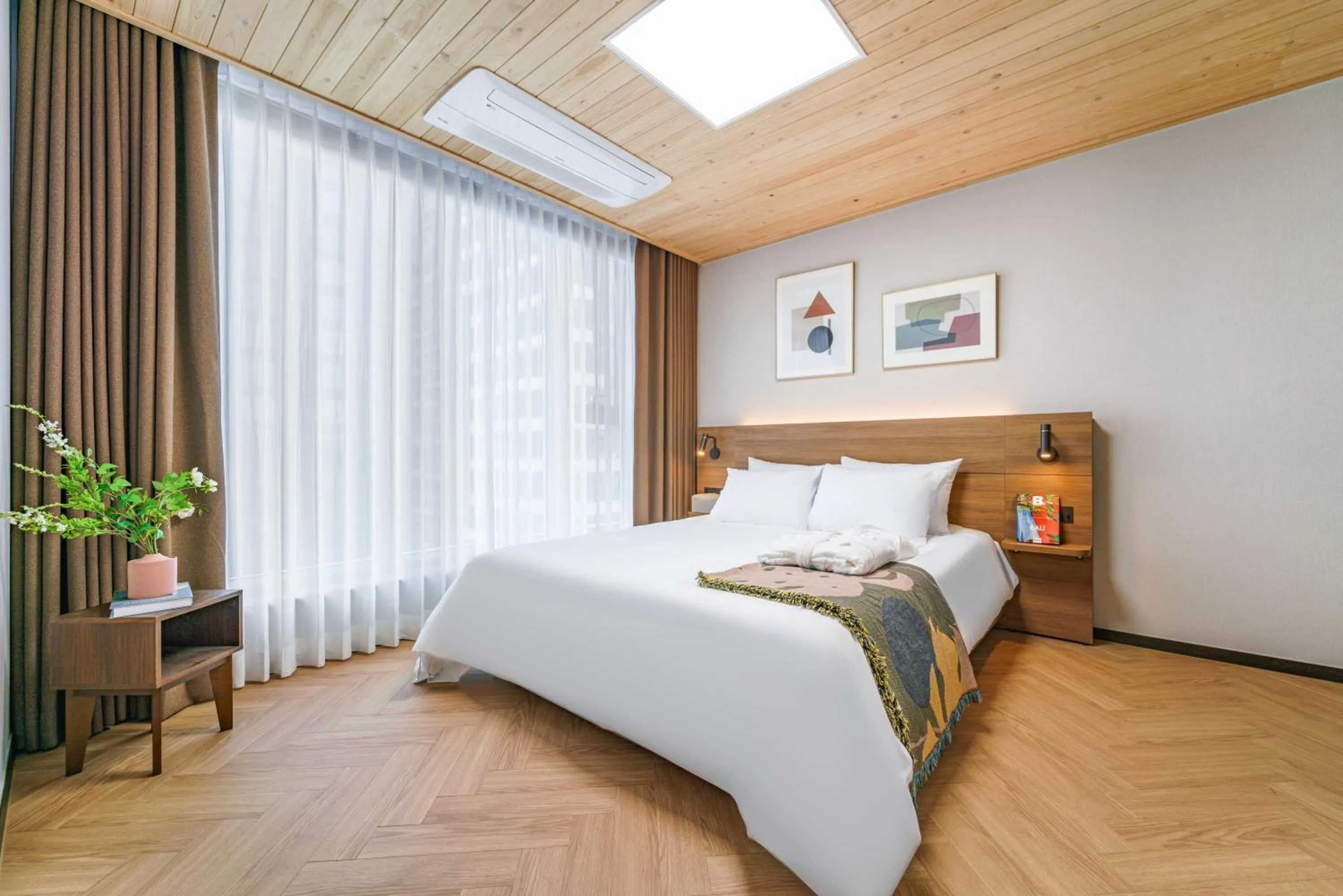 Bed in Le Collective Busan station