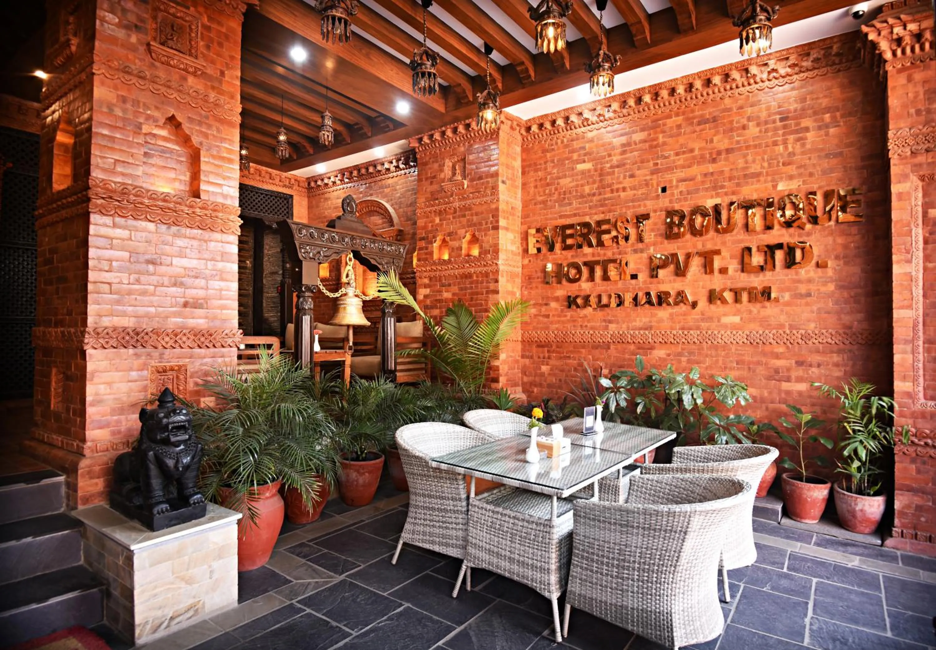 Seating area in Everest Boutique Hotel