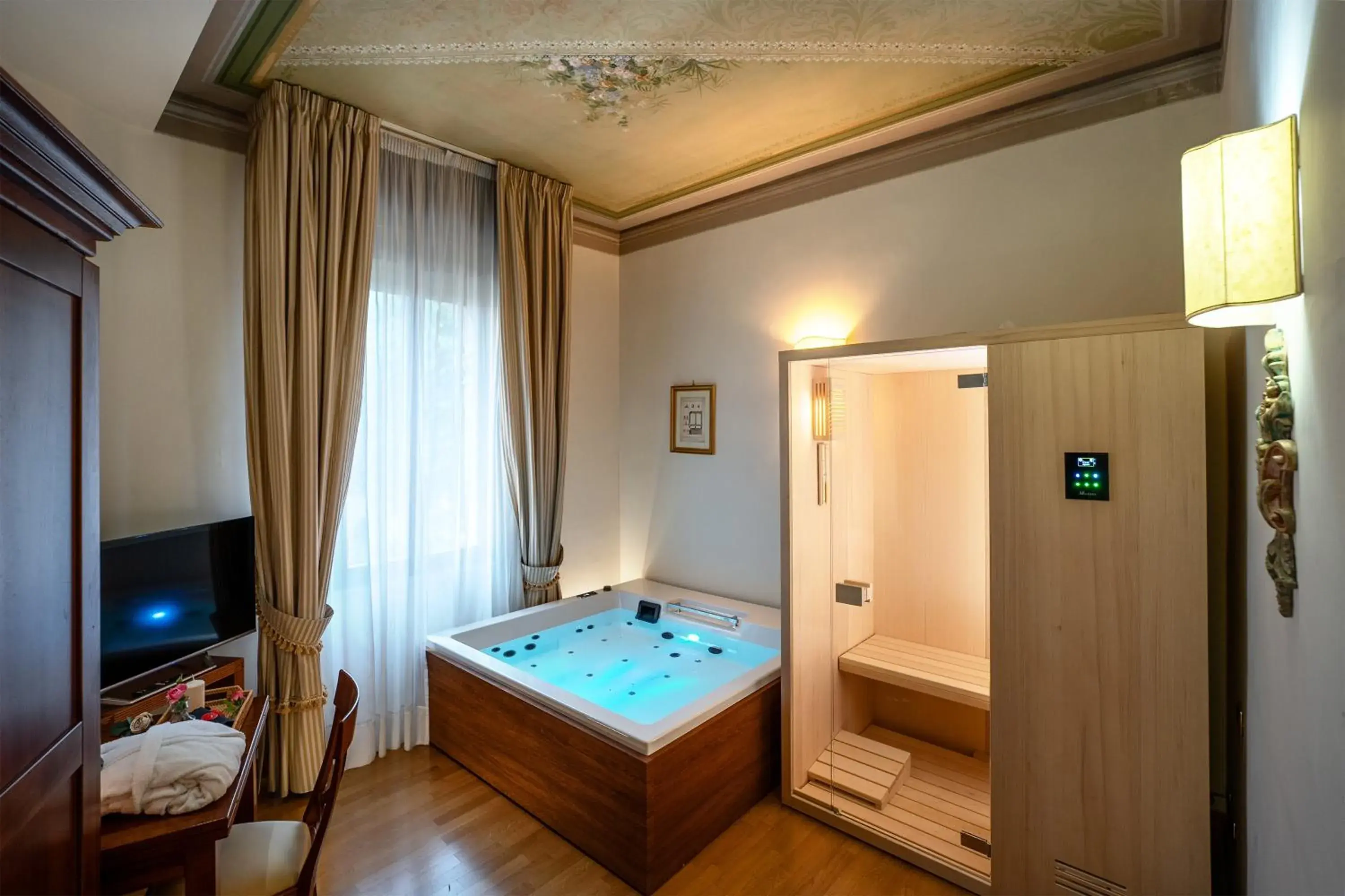 Junior Suite with Private Pool in Relais Le Felci Executive Suite Spa Junior Suite with Private Pool in Relais Le Felci Executive Suite Spa