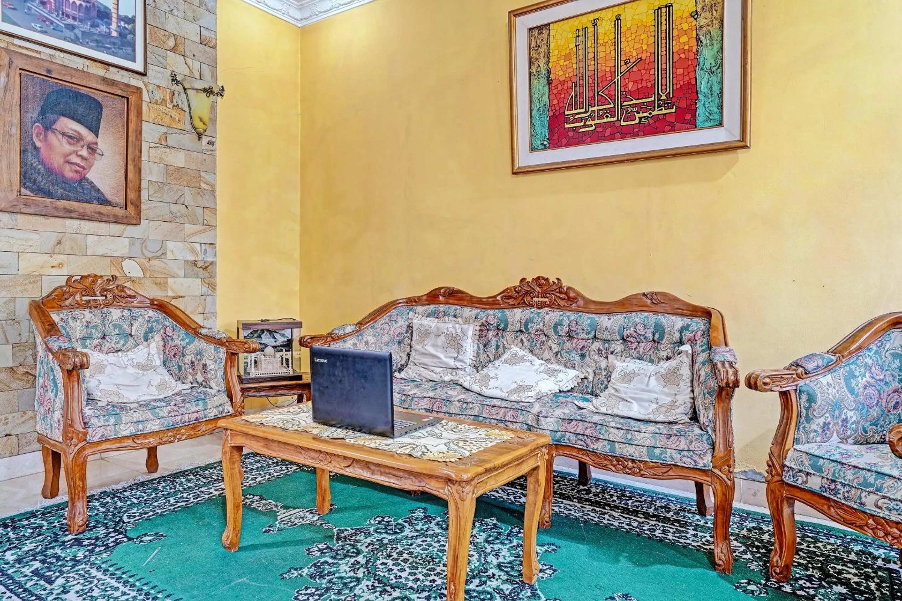 Lobby or reception in SPOT ON 91468 Pondok Shofa Mc Syariah