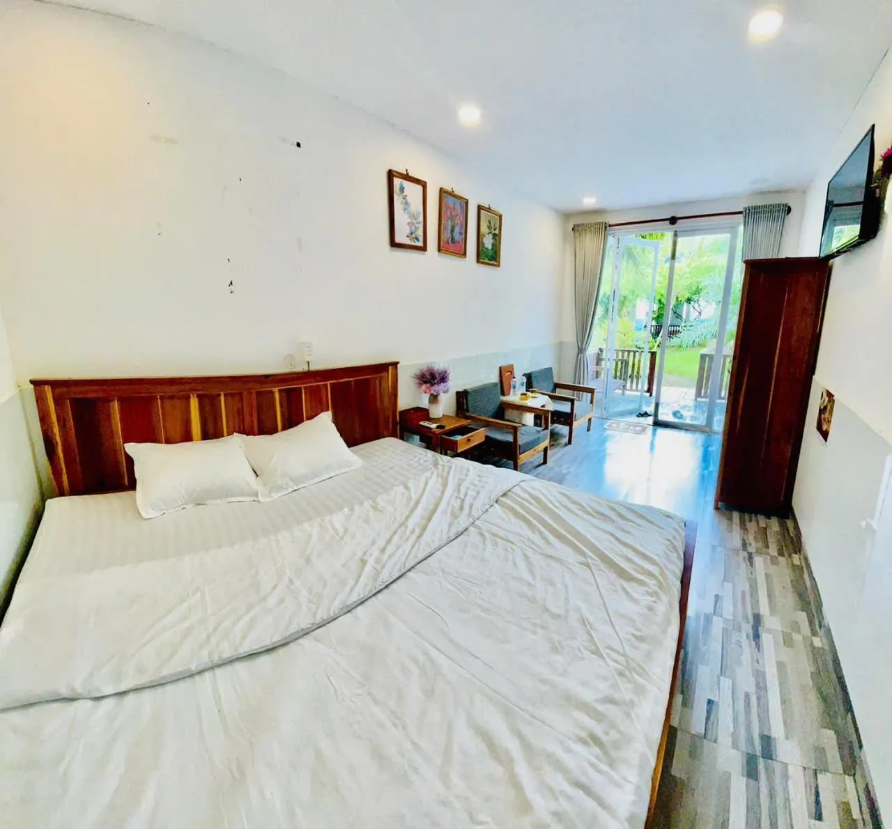 Photo of the whole room, Bed in Hoang Phuc resort