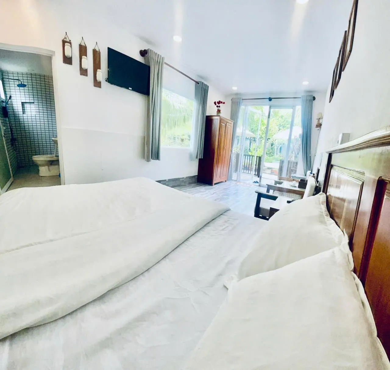 Photo of the whole room, Bed in Hoang Phuc resort