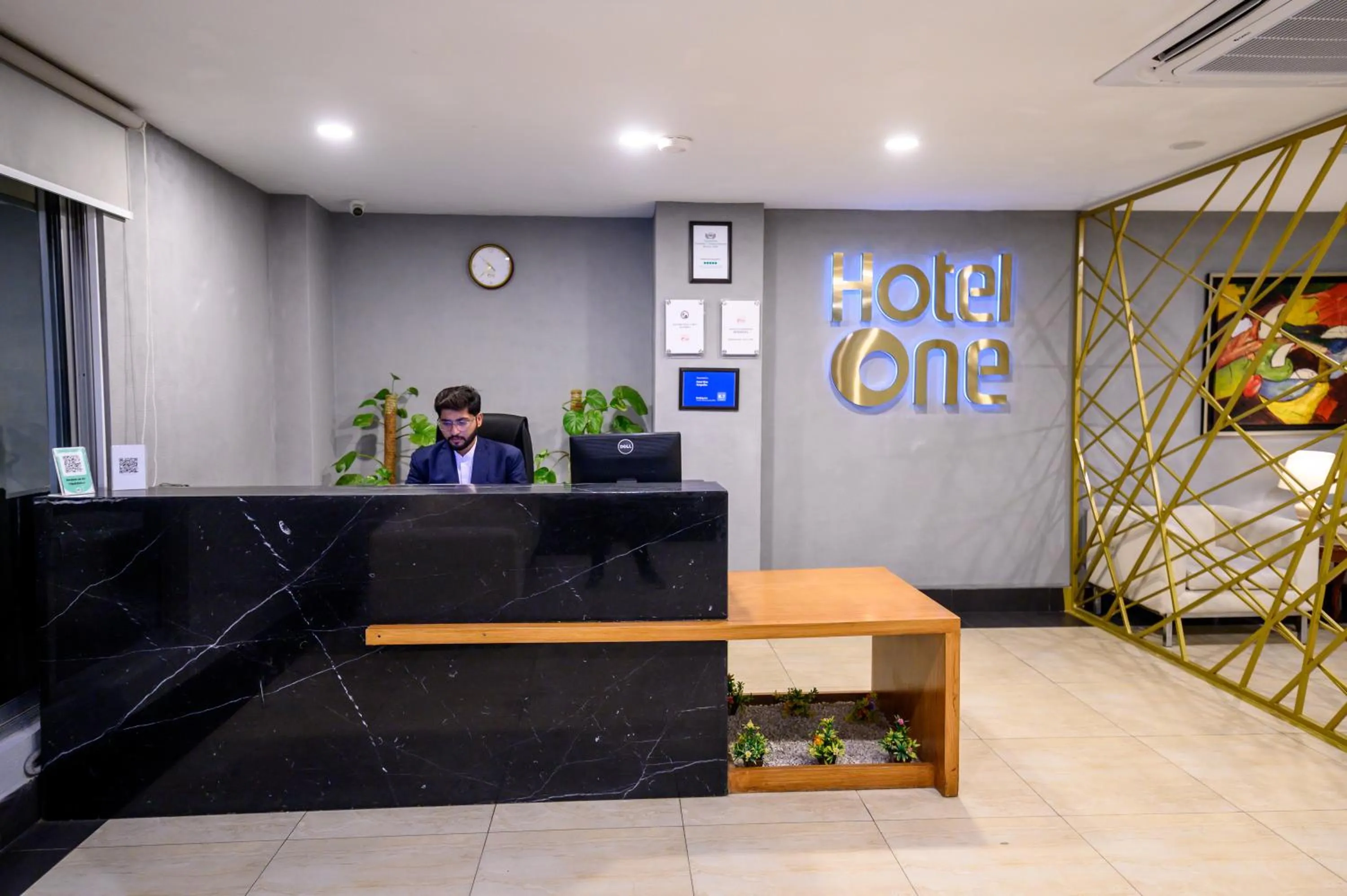 Lobby or reception in Hotel One Sargodha