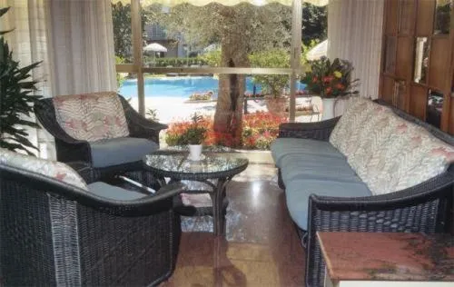 Communal lounge/ TV room in Hotel Continental