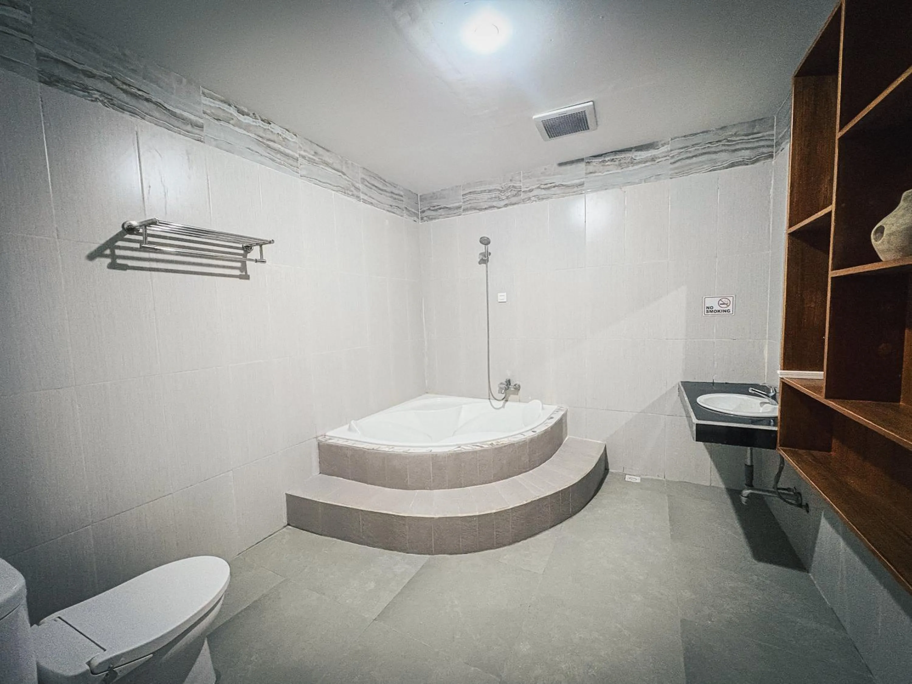 Bathroom in Caldera Hotel & Restaurant