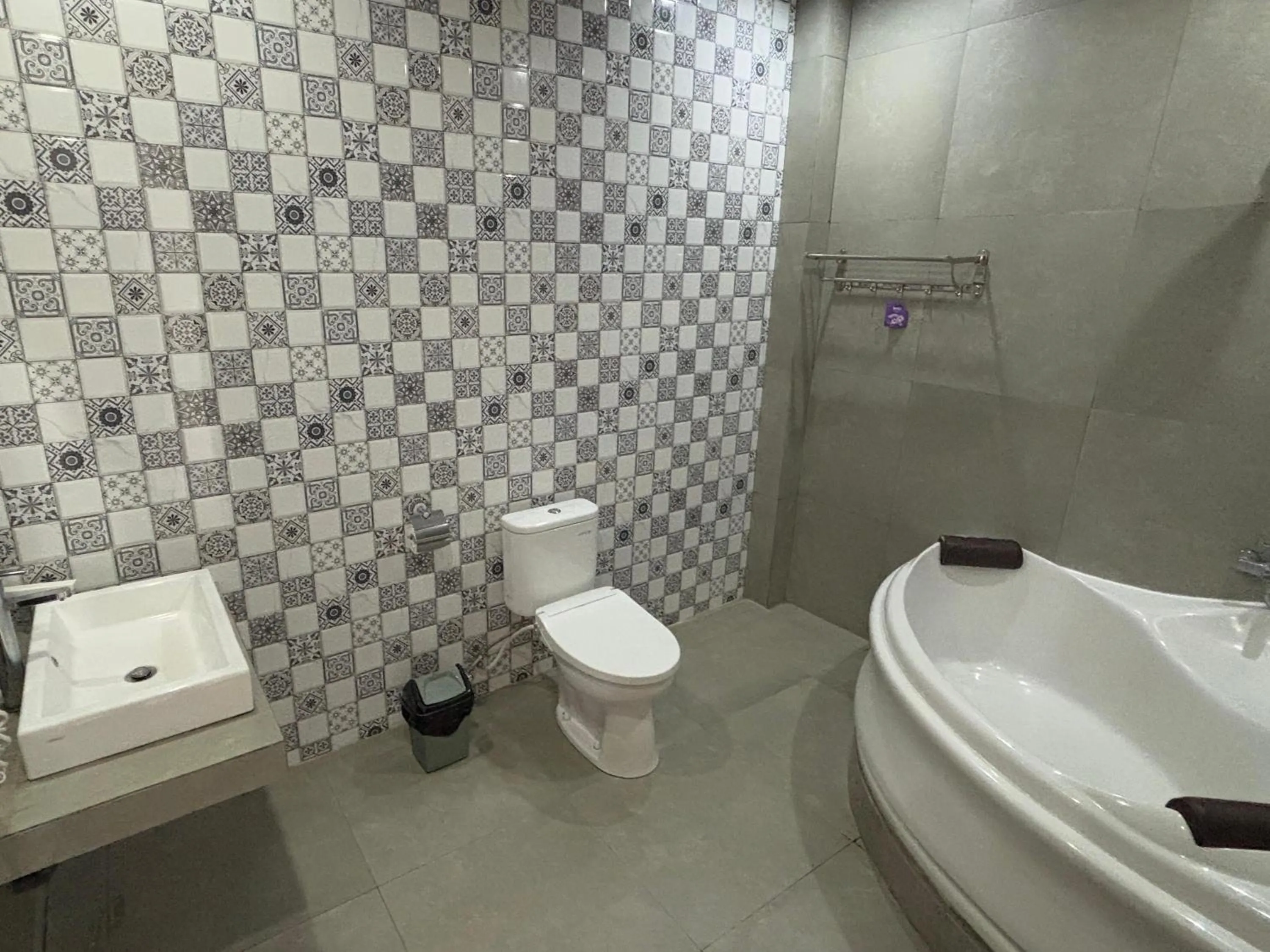 Toilet in Caldera Hotel & Restaurant