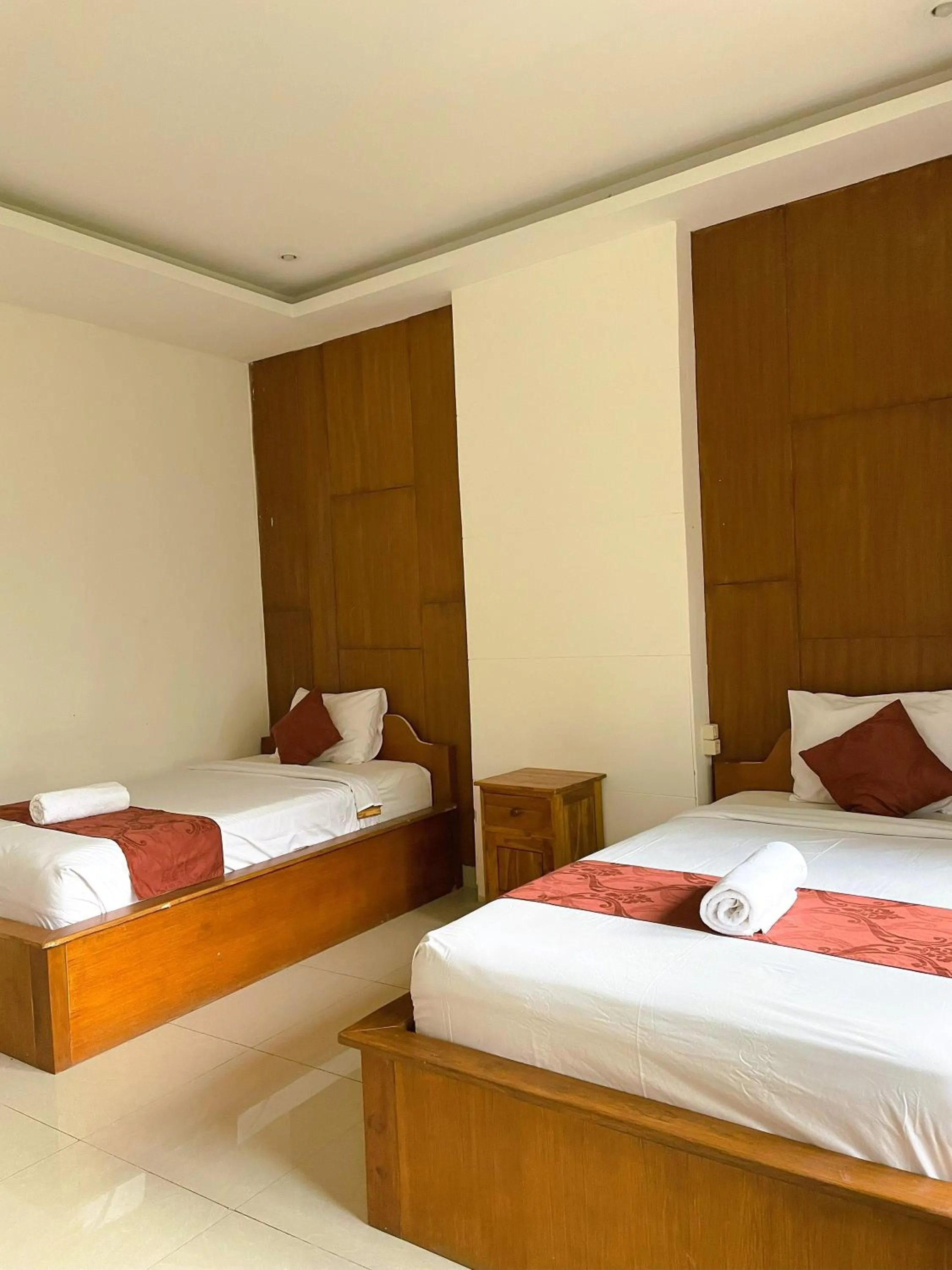 Bed in Caldera Hotel & Restaurant