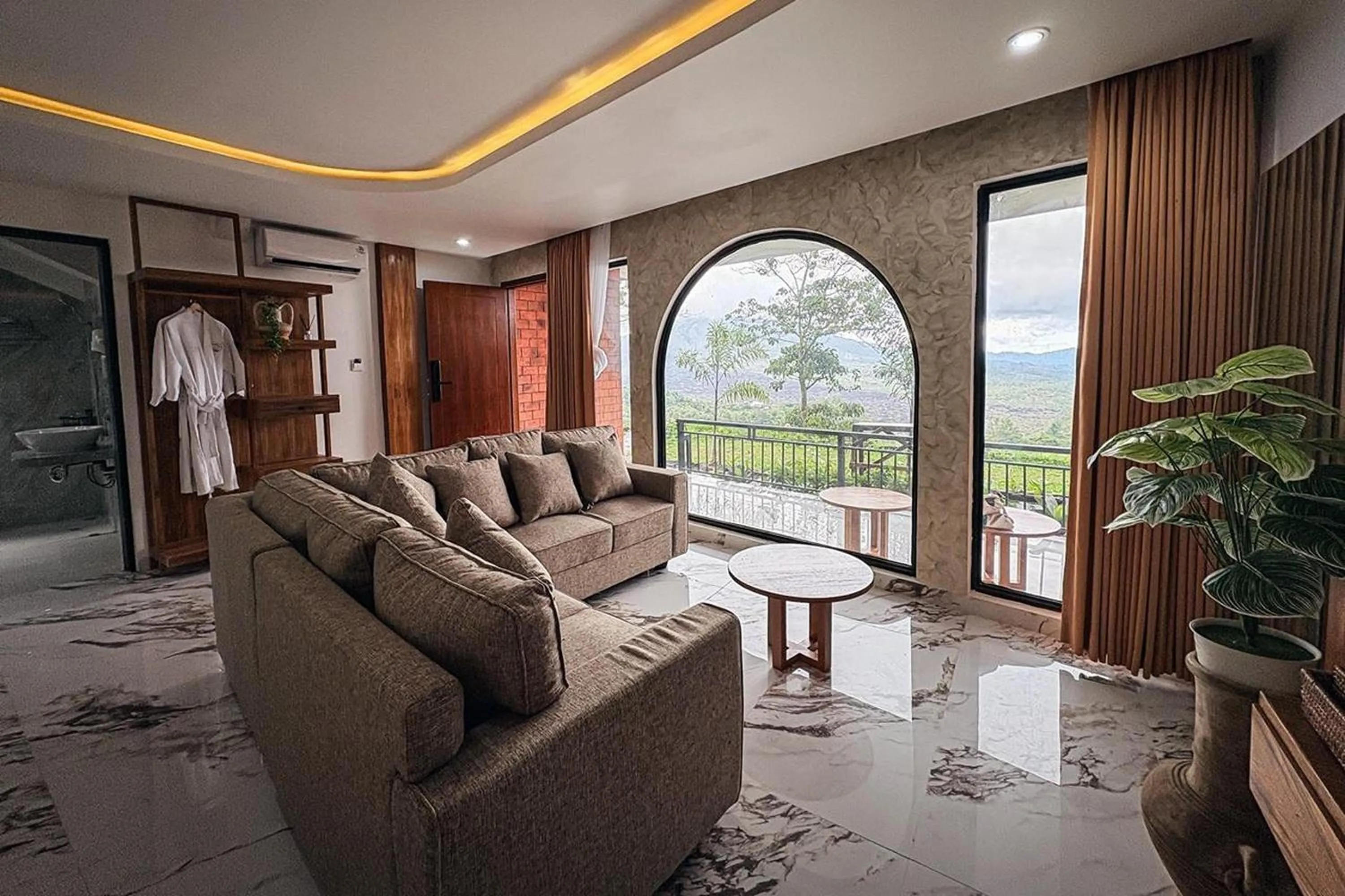 Seating area in Caldera Hotel & Restaurant