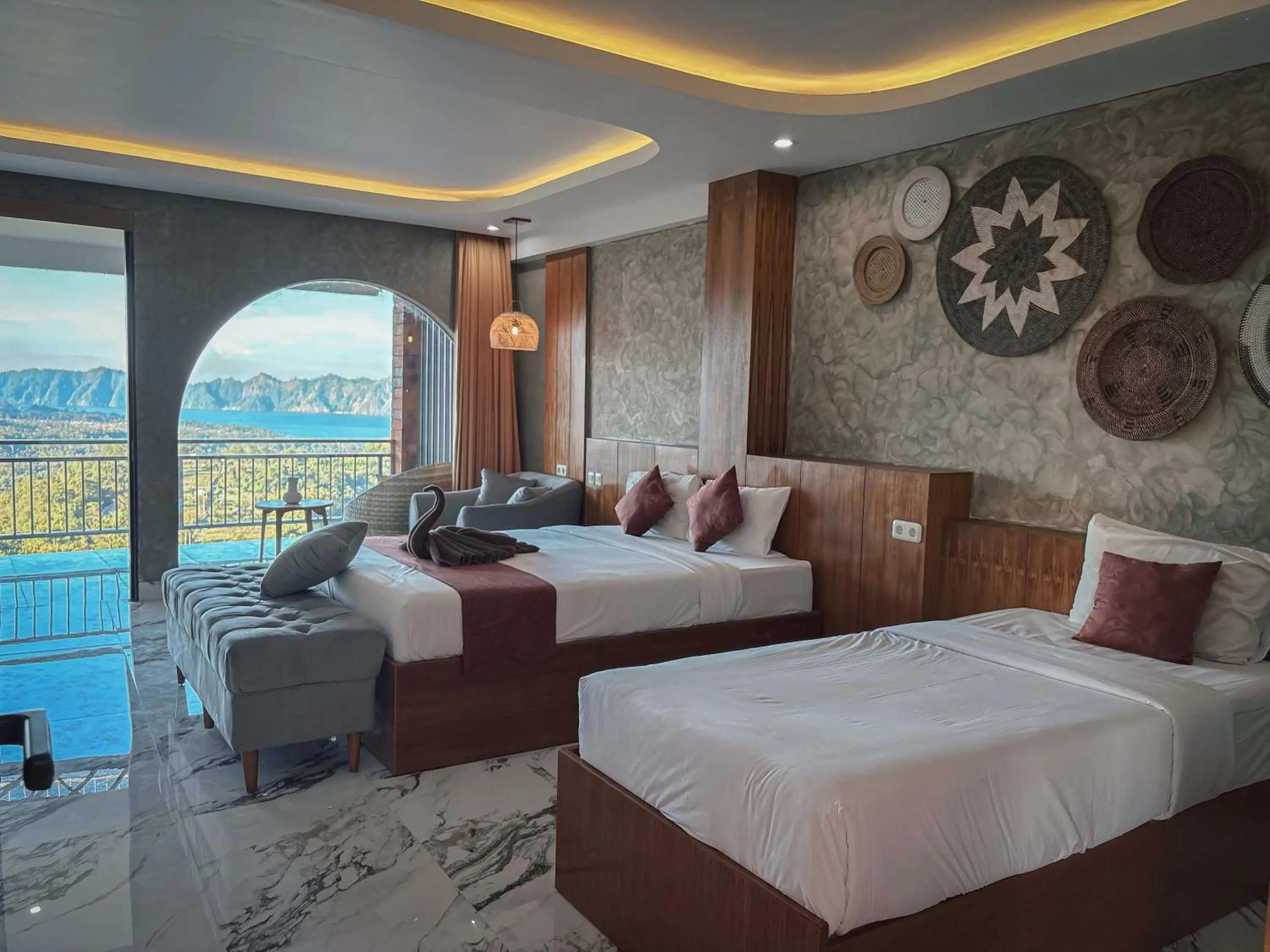 Bed in Caldera Hotel & Restaurant