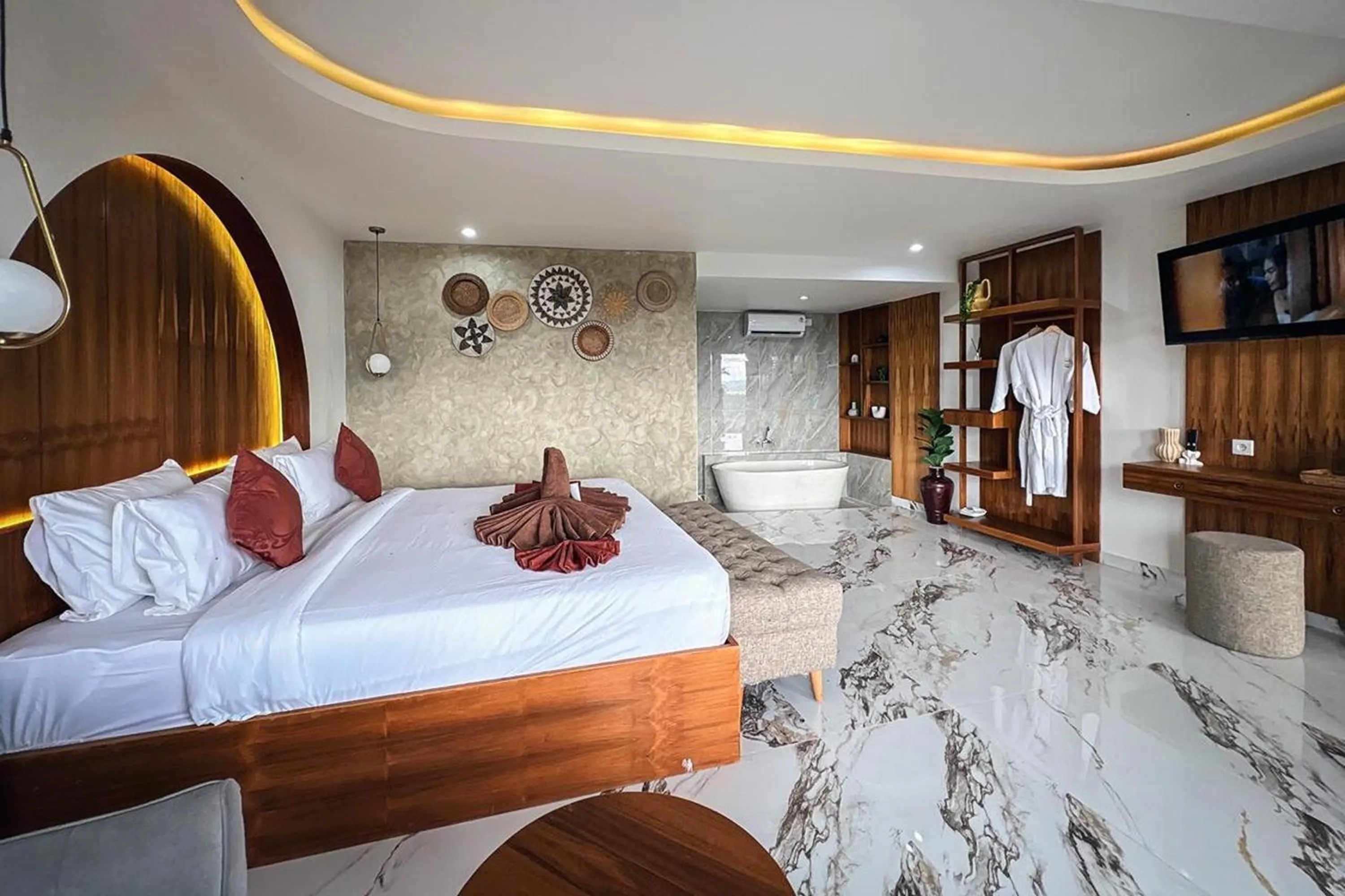 Bedroom, Bed in Caldera Hotel & Restaurant