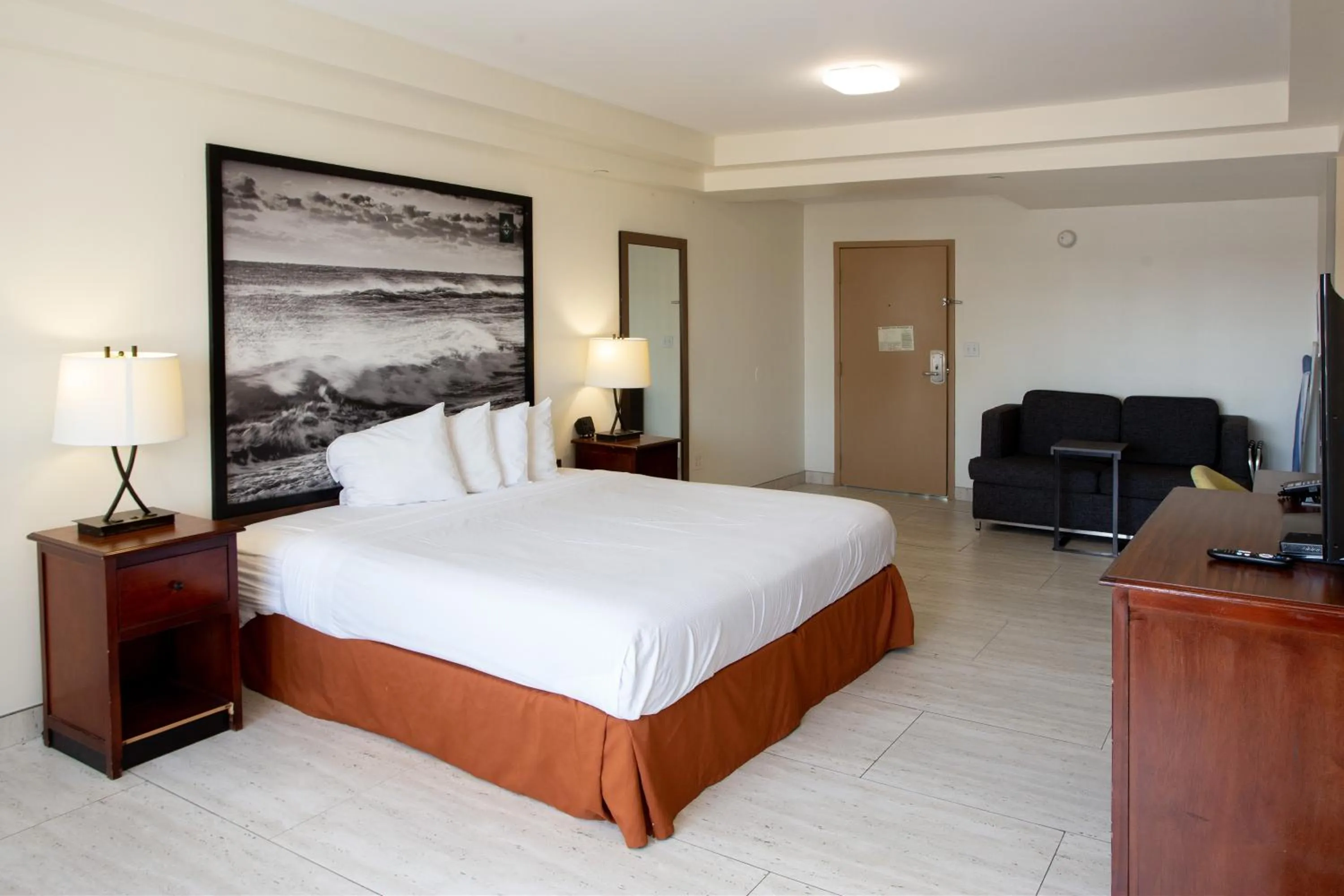 Bedroom, Bed in Super 8 by Wyndham Virginia Beach Oceanfront