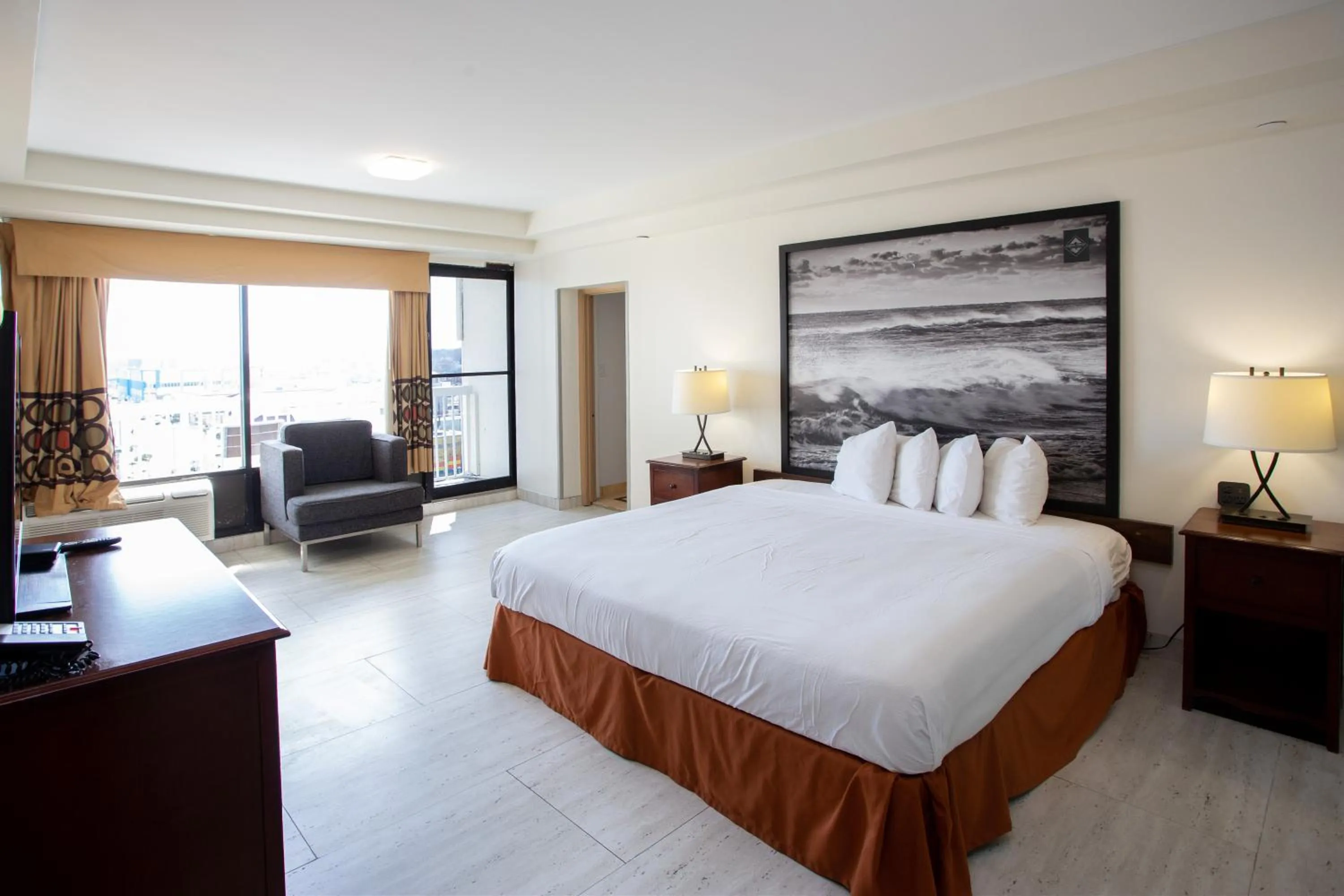 Bedroom, Bed in Super 8 by Wyndham Virginia Beach Oceanfront