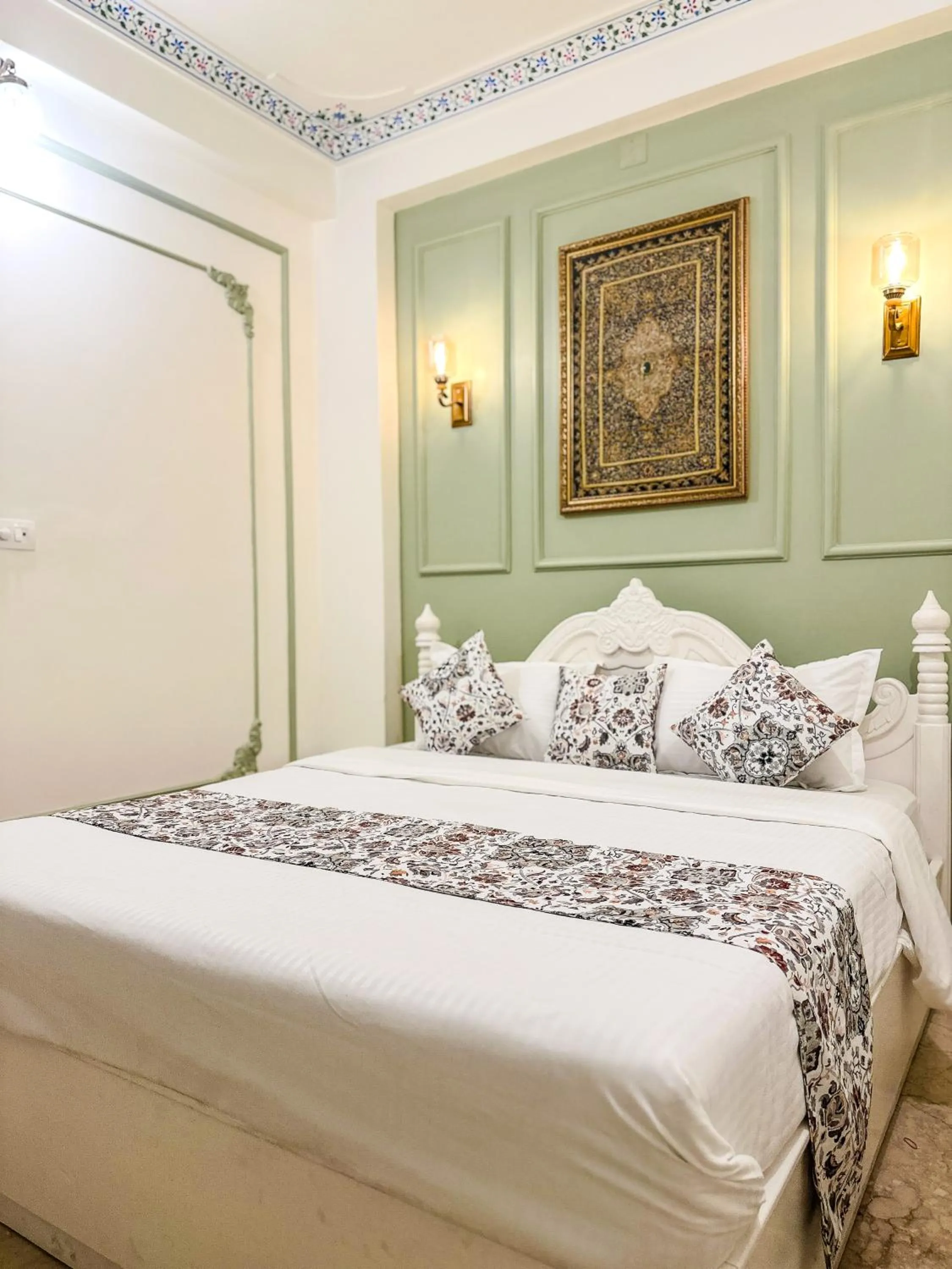 Bed in Citylights By MUSAFIR