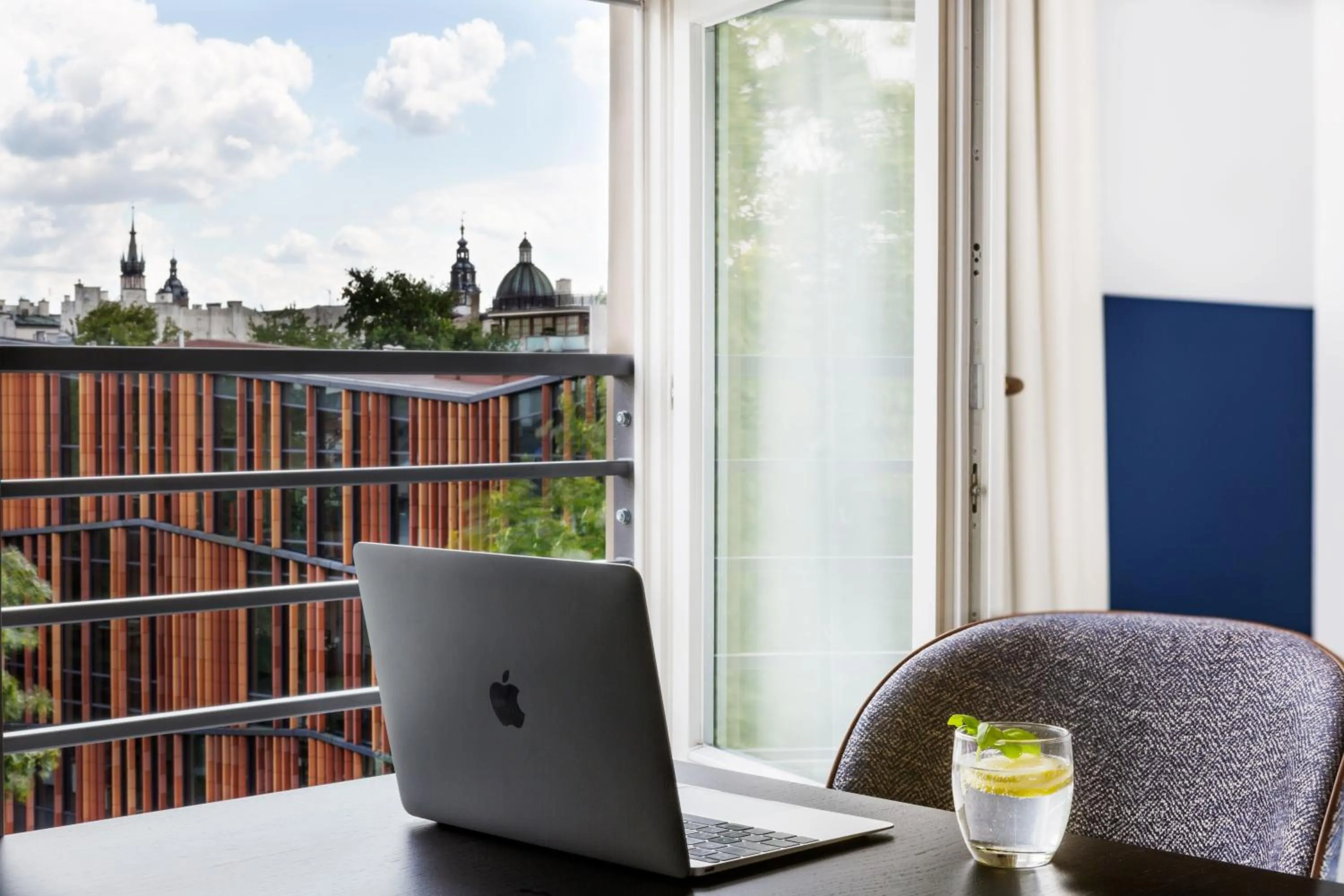 Windsurfing in H11 Aparthotel