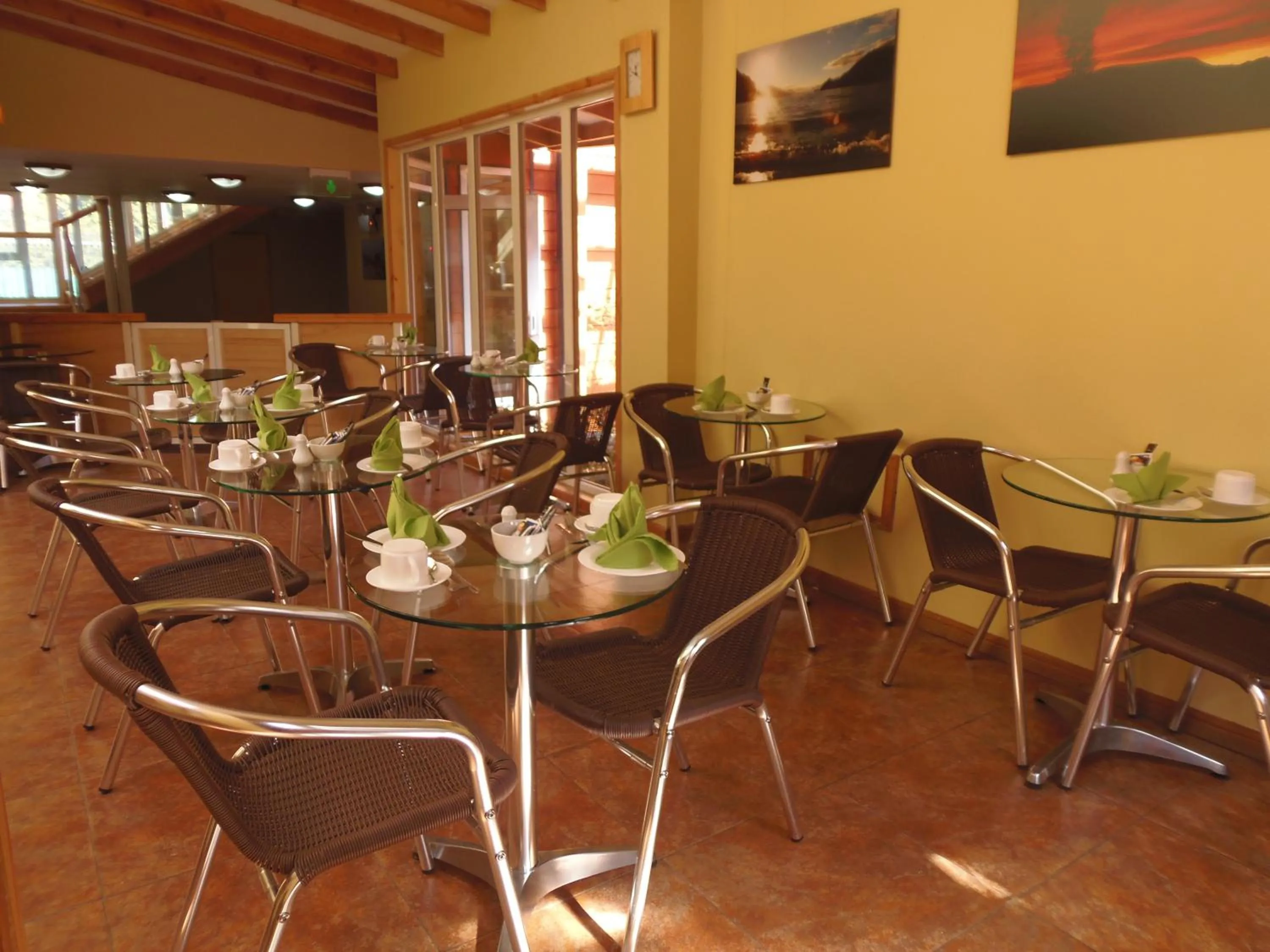 Restaurant/places to eat in Hotel Departamentos del Sur