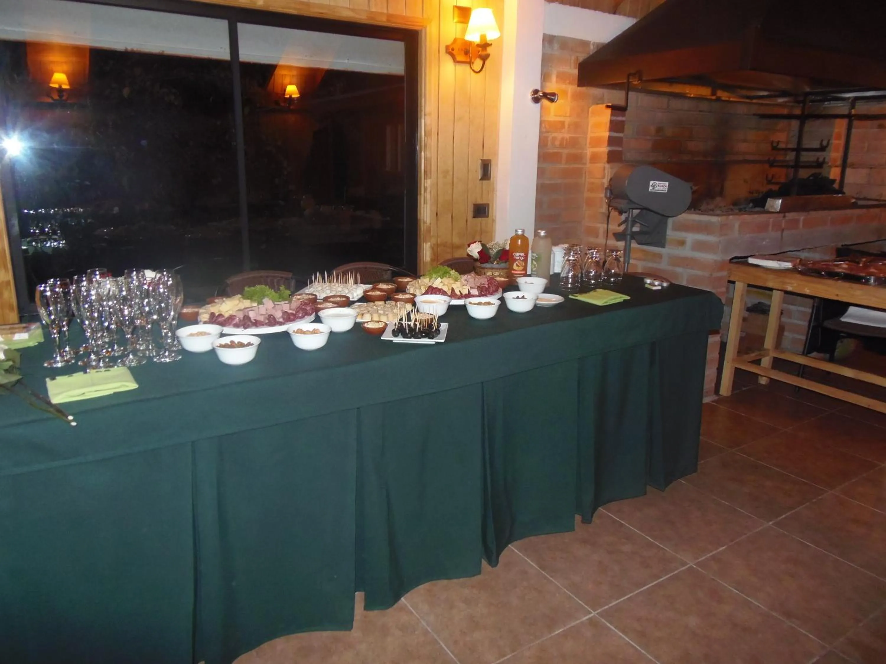 Night in Hotel Departamentos del Sur