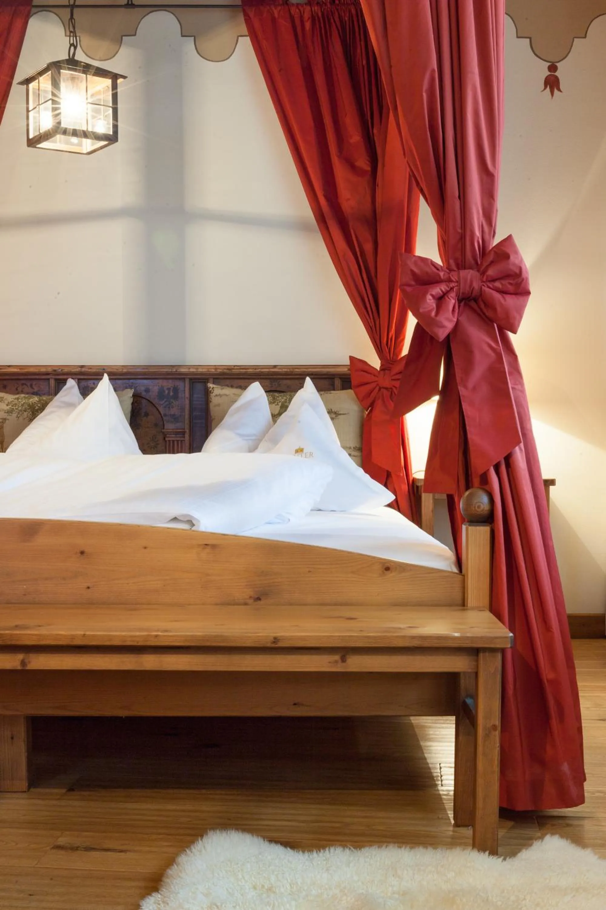 Bed in Romantik Hotel Santer