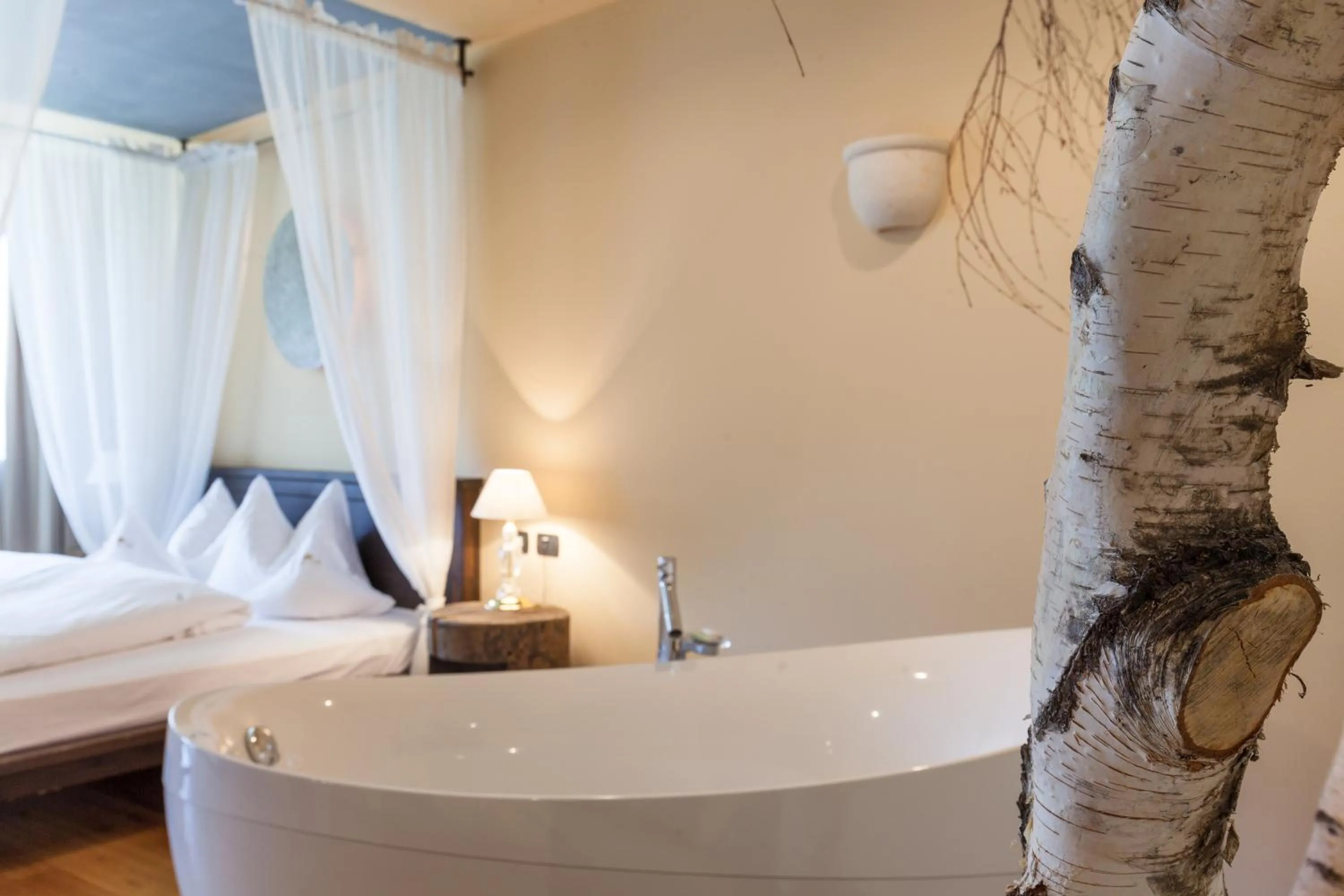 Bed in Romantik Hotel Santer