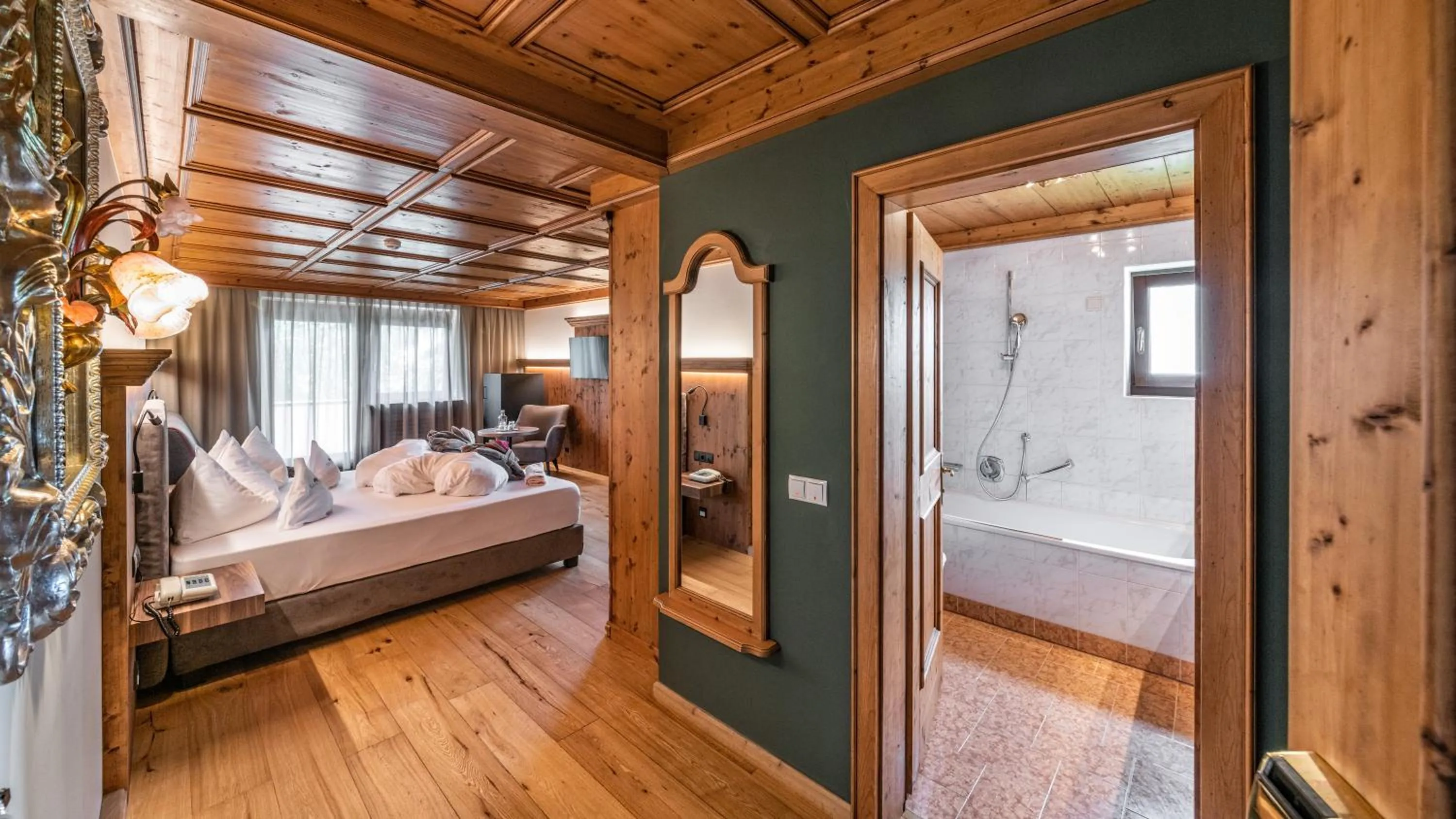 Photo of the whole room, Bed in Romantik Hotel Santer