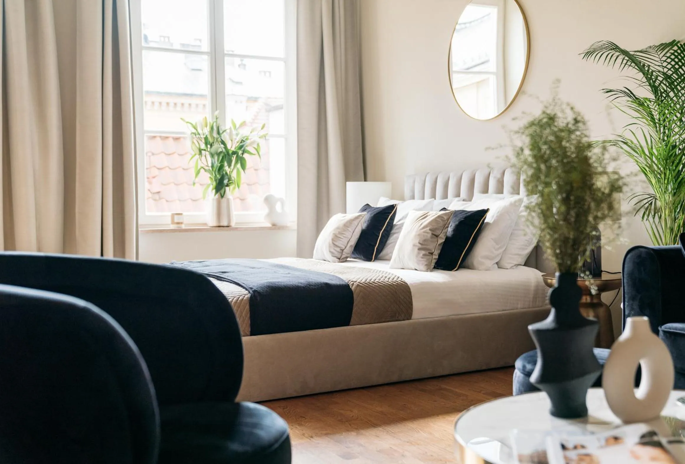 Seating area, Bed in Bogoria Residence - LoftAffair Collection