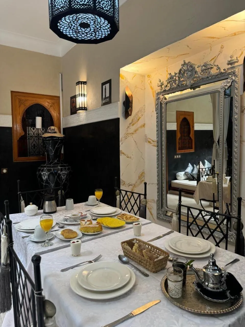Dining area in Riad Rodaina & SPA