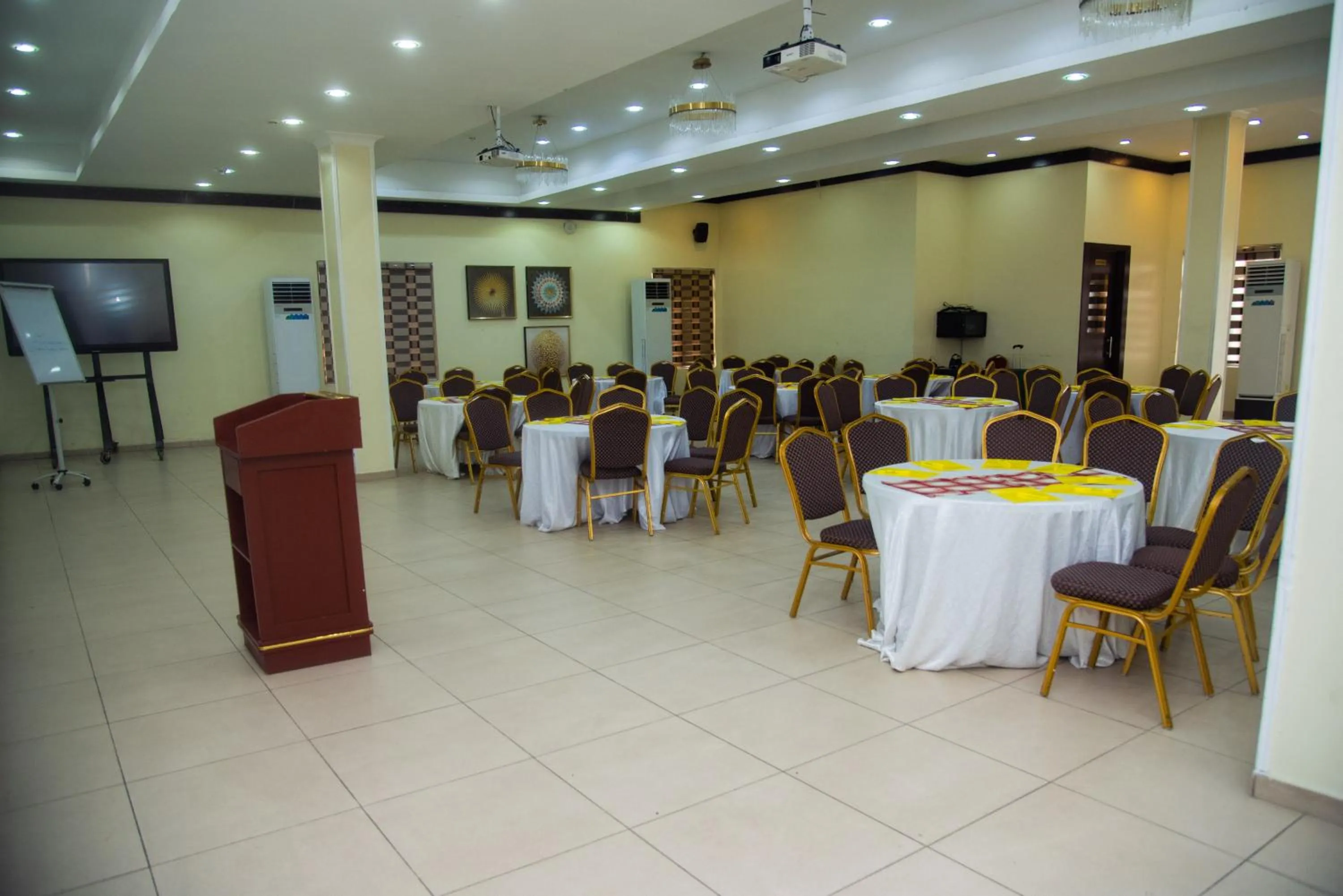 Meeting/conference room in Golden Tulip Garden City Hotel - Rivotel