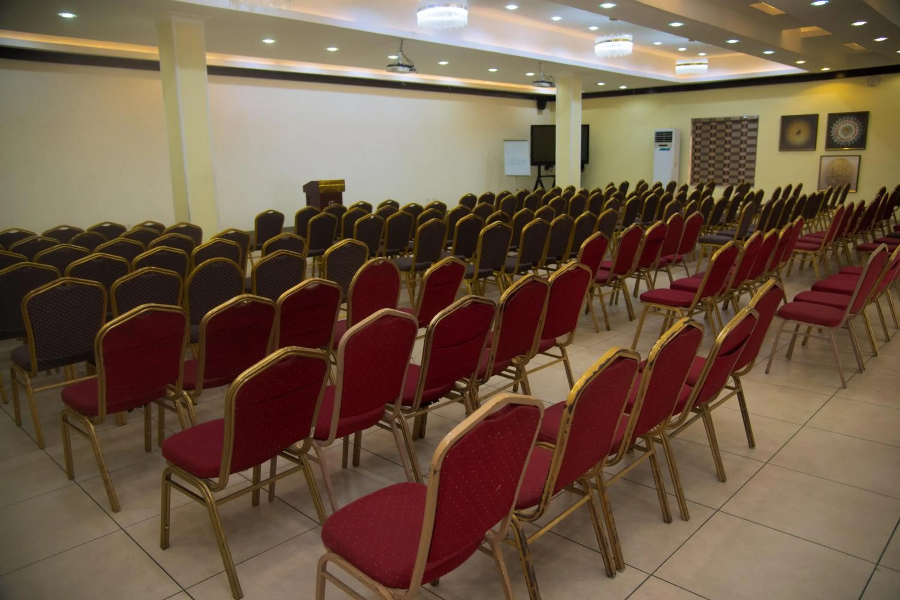 Meeting/conference room in Golden Tulip Garden City Hotel - Rivotel
