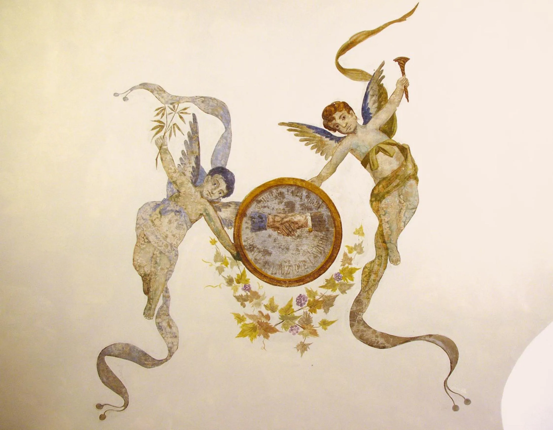 Communal lounge/ TV room in Albergo 'La Vigna'