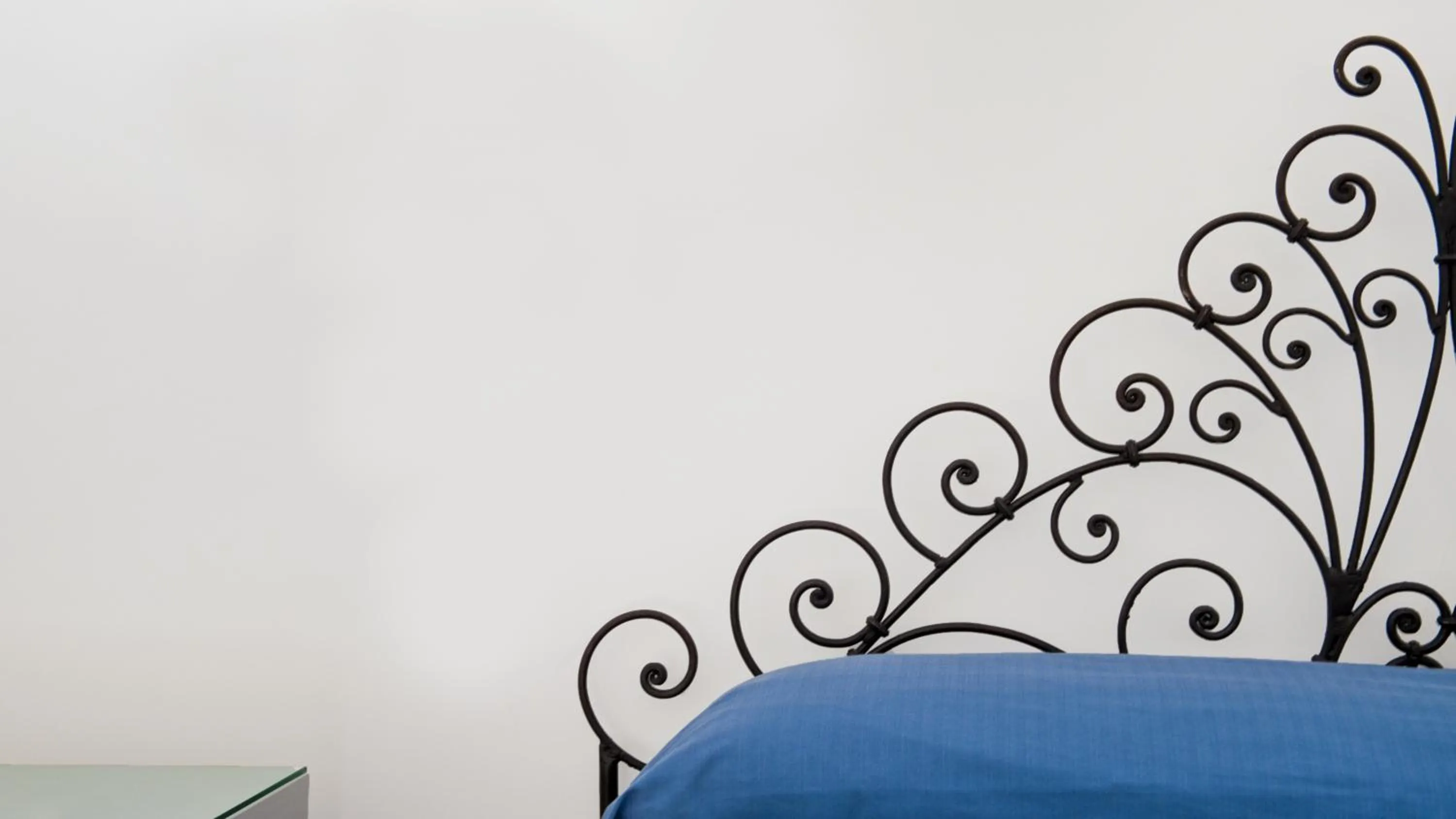 Decorative detail, Bed in Albergo 'La Vigna'