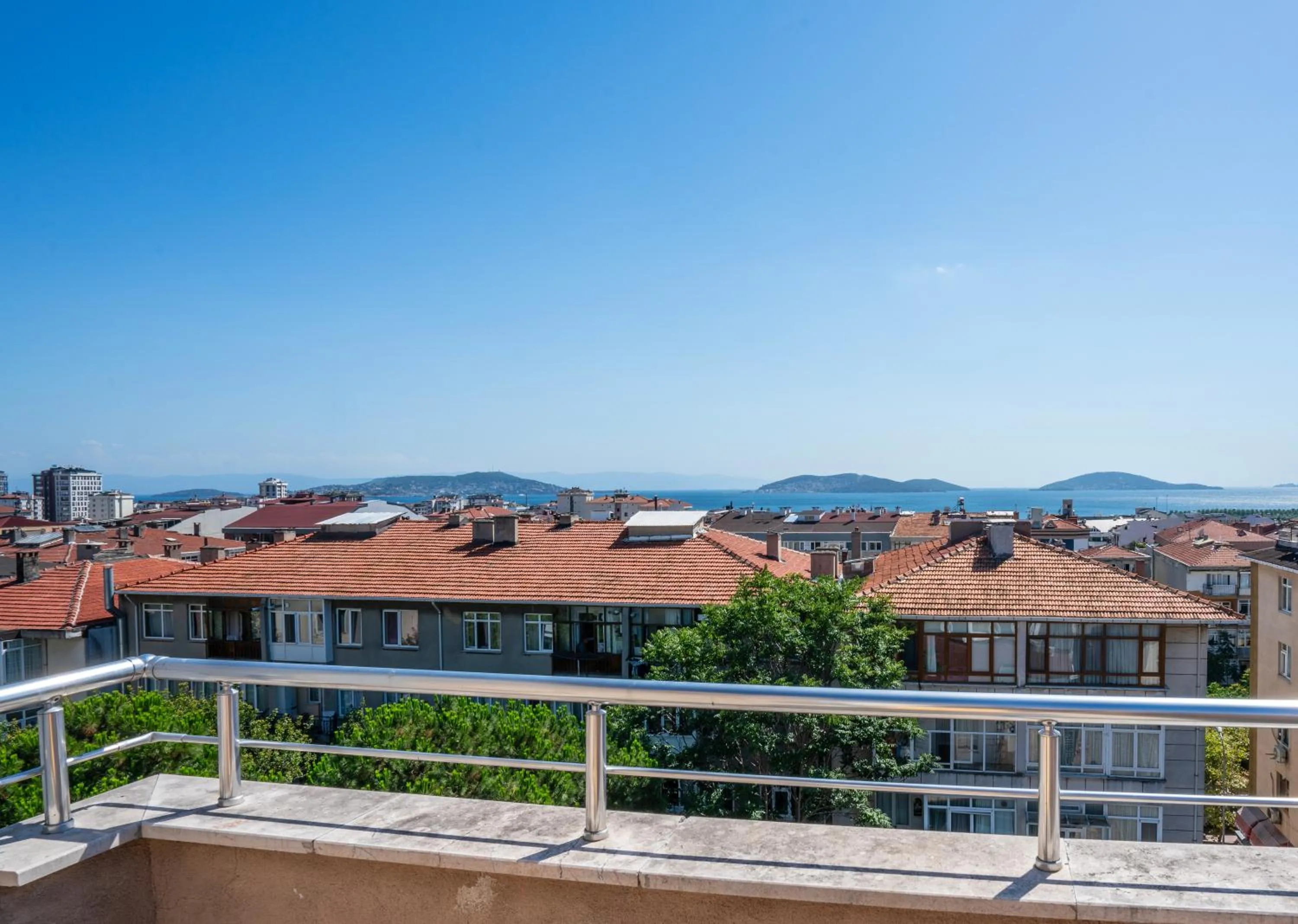 Neighbourhood in Royal Nest