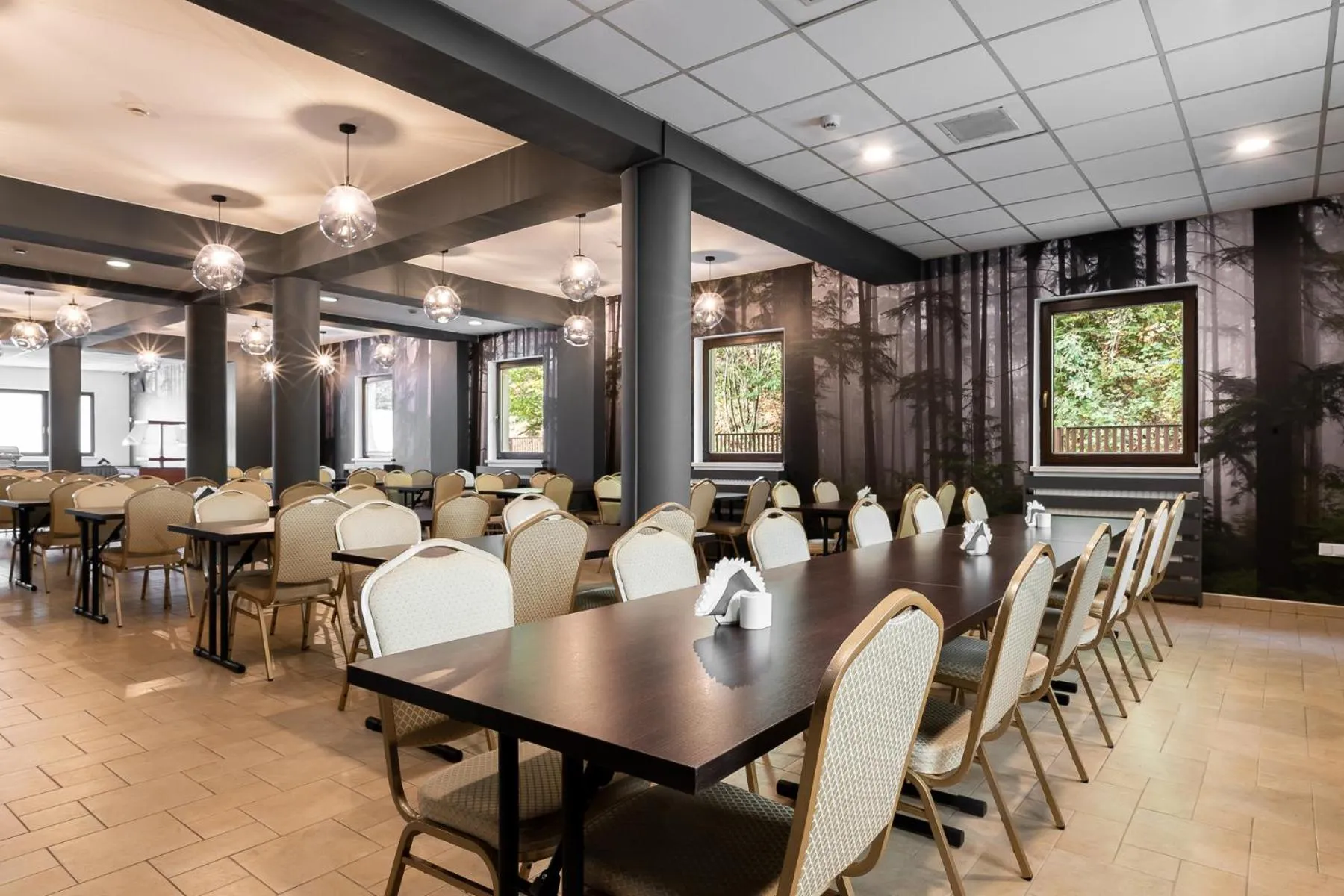 Restaurant/places to eat in Hotel Vestina