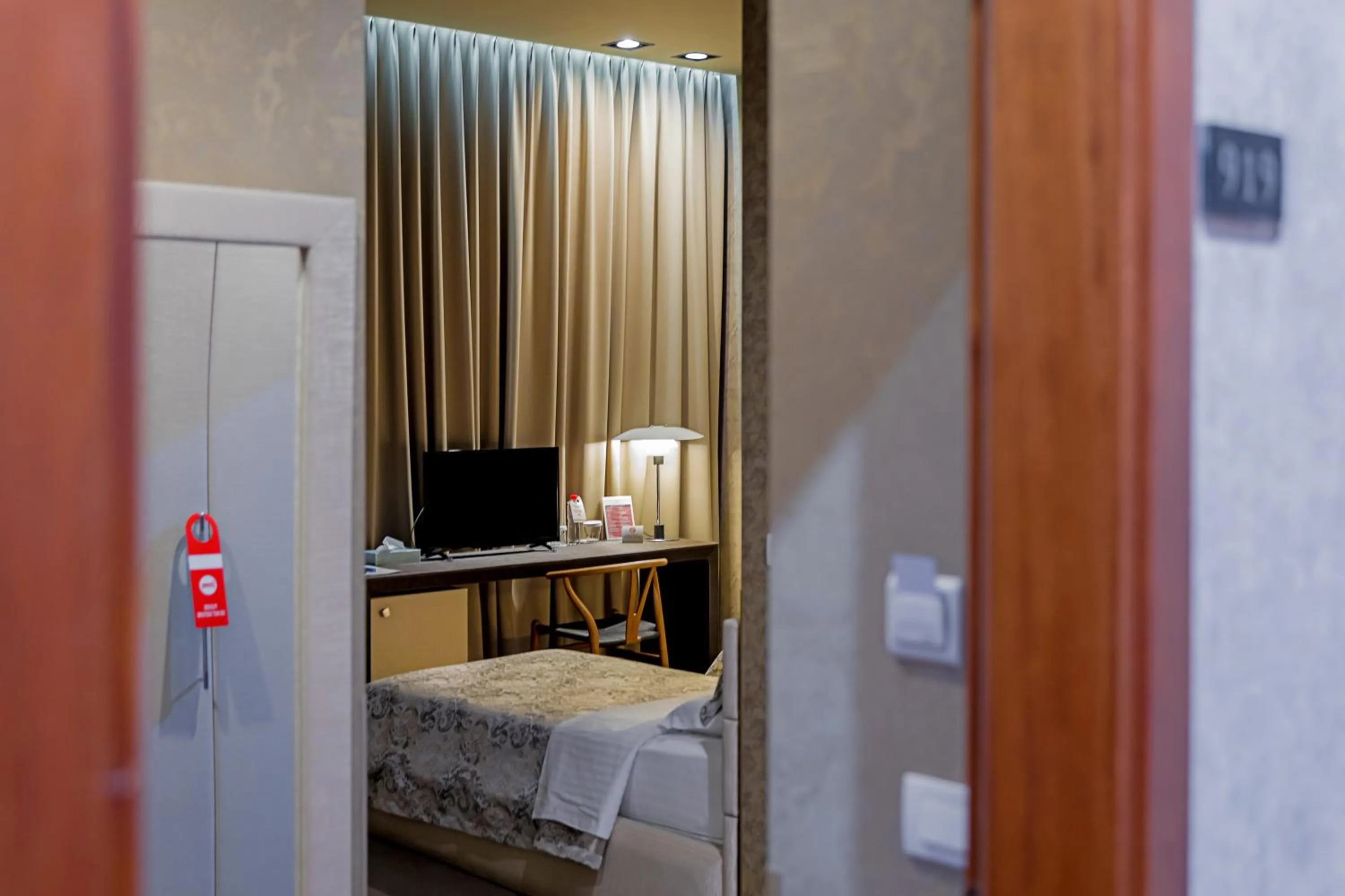 Bedroom, Bed in La Bohème Hotel