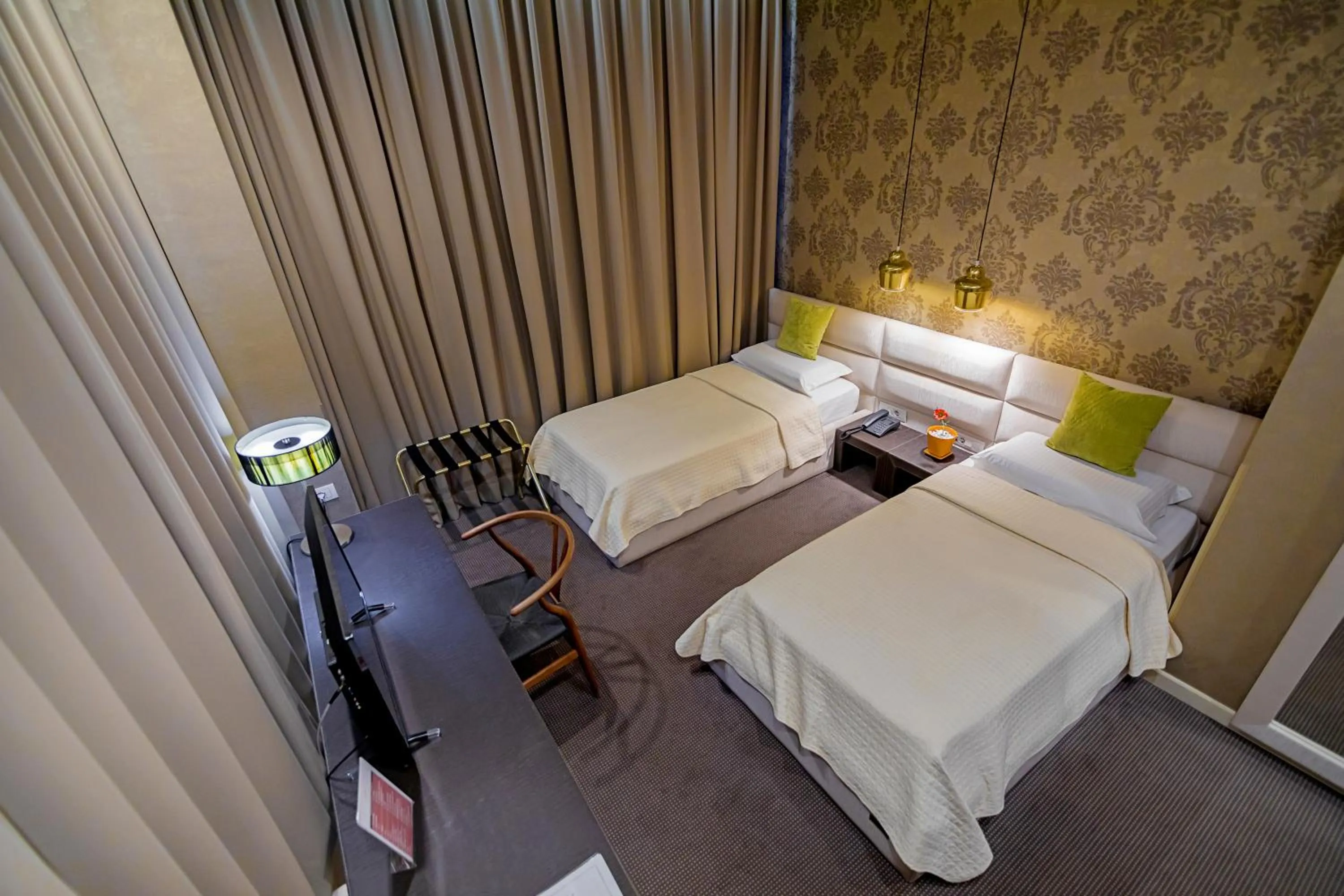 Bedroom, Bed in La Bohème Hotel