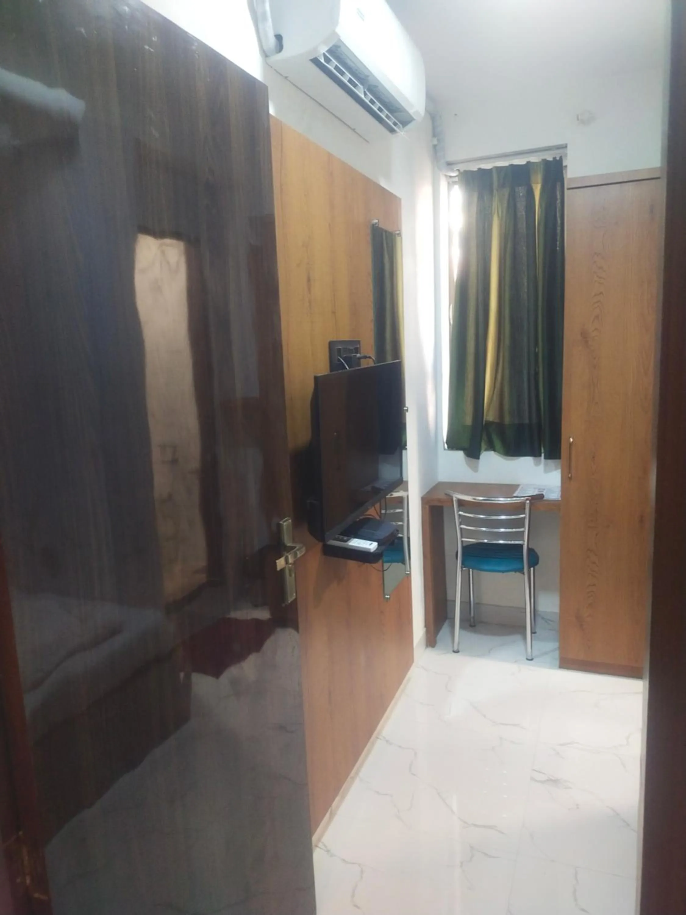 TV and multimedia in Hotel airport annex