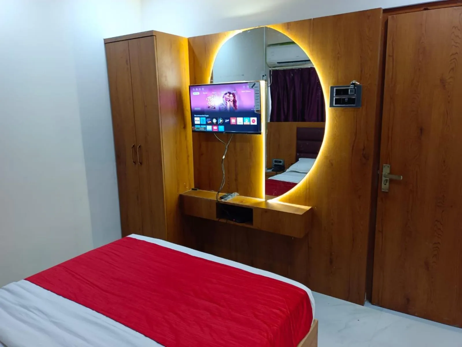 Bedroom, Bed in Hotel airport annex