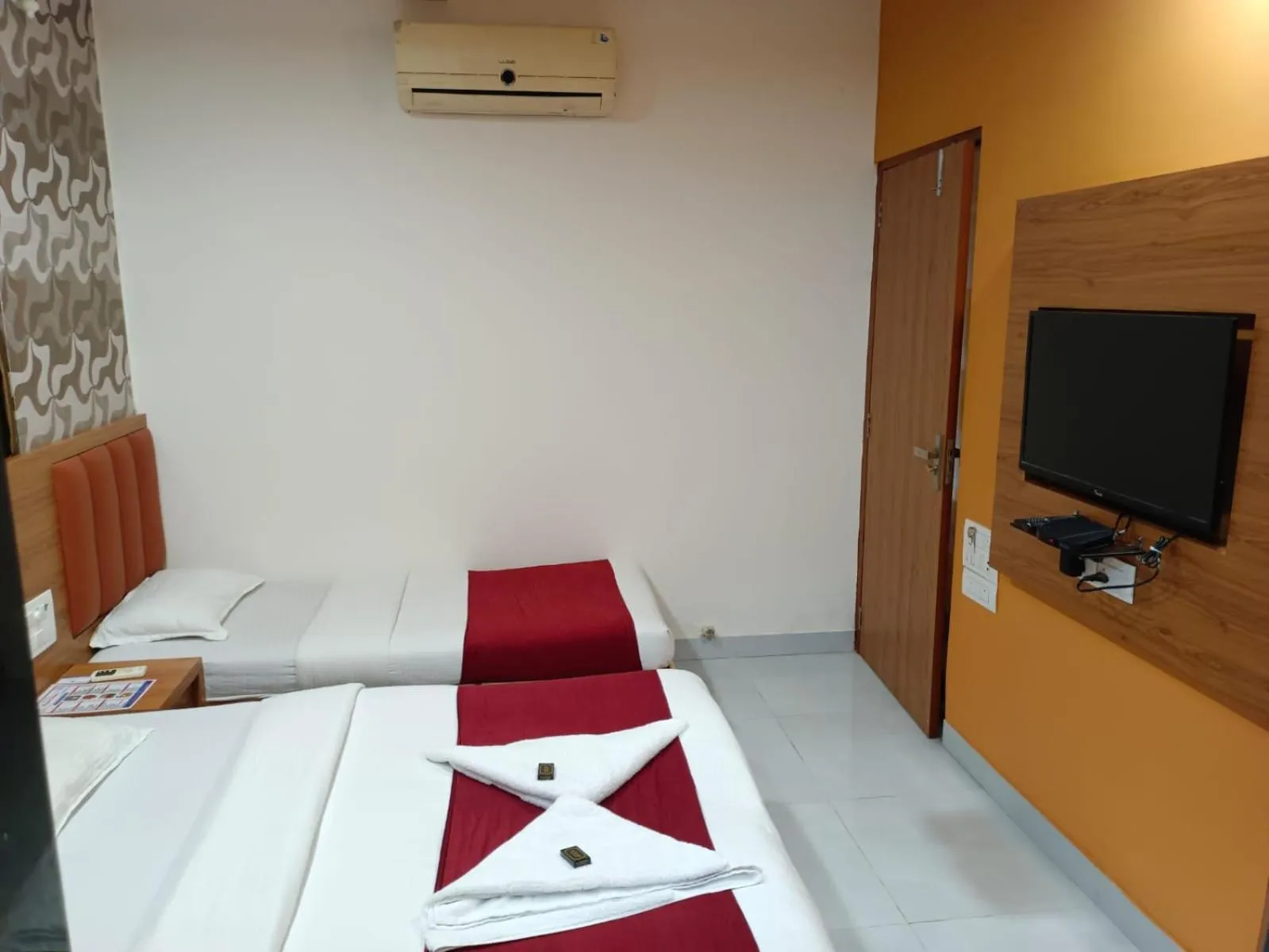 Bedroom, Bed in Hotel airport annex