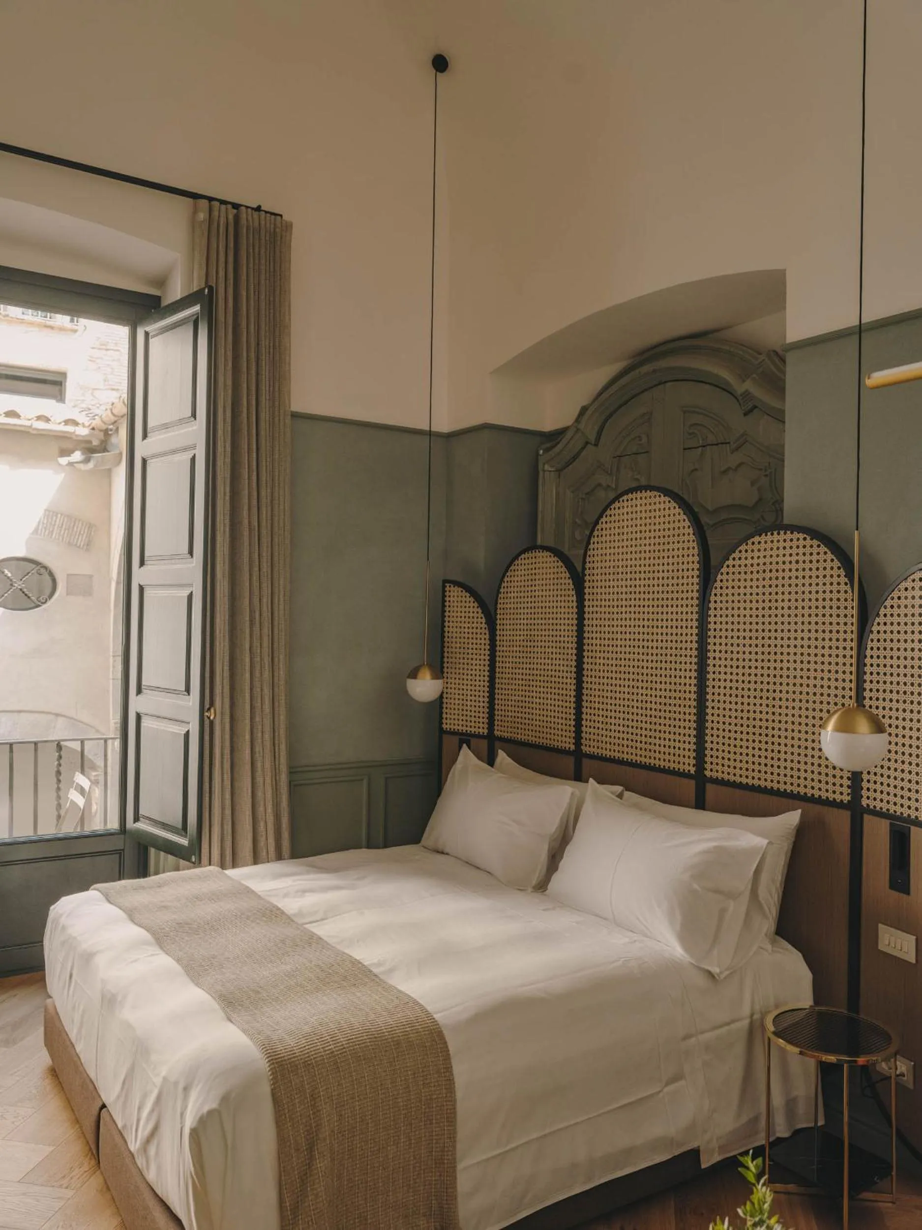 Bed in Hotel Palau Fugit