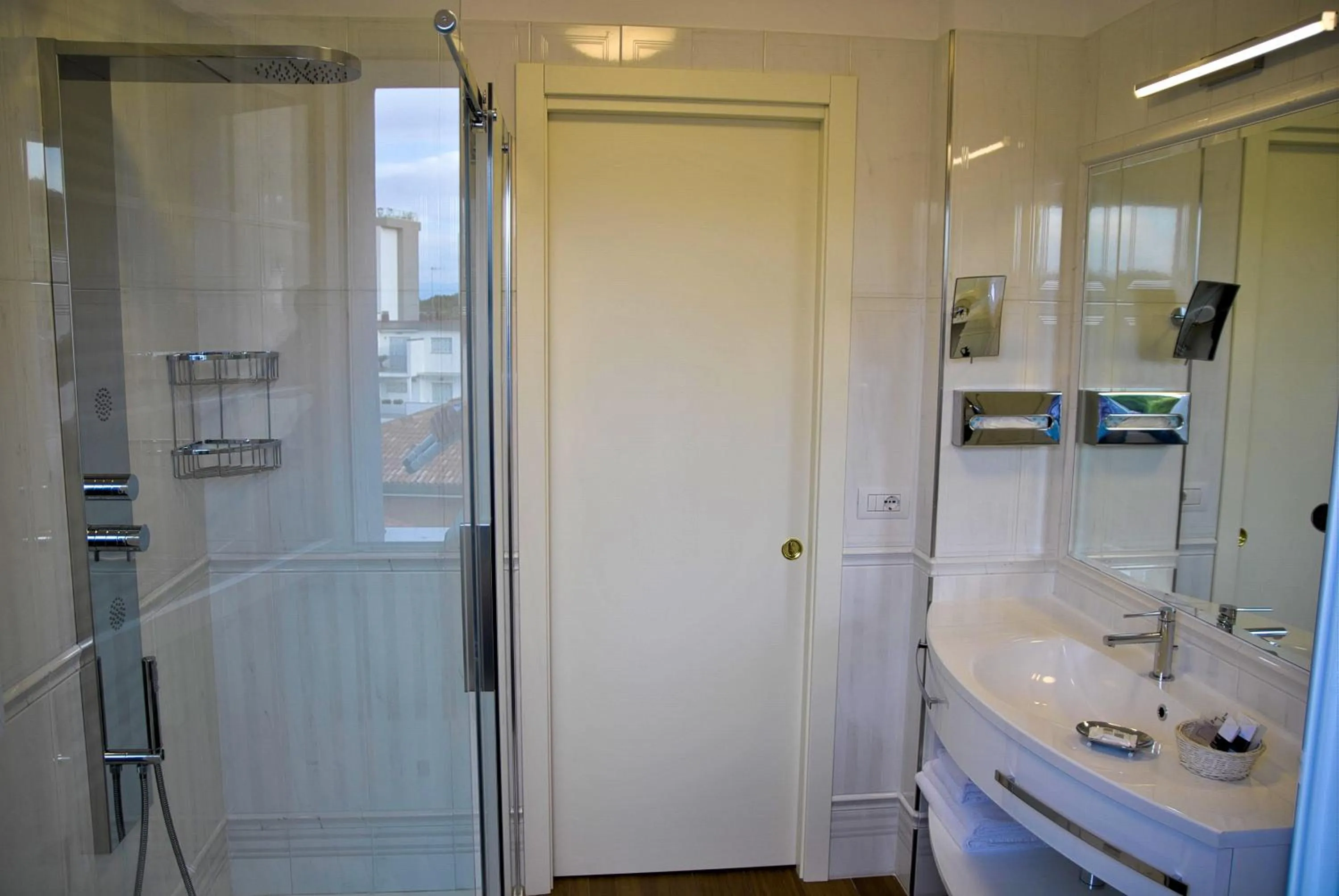 Bathroom in Hotel La Goletta