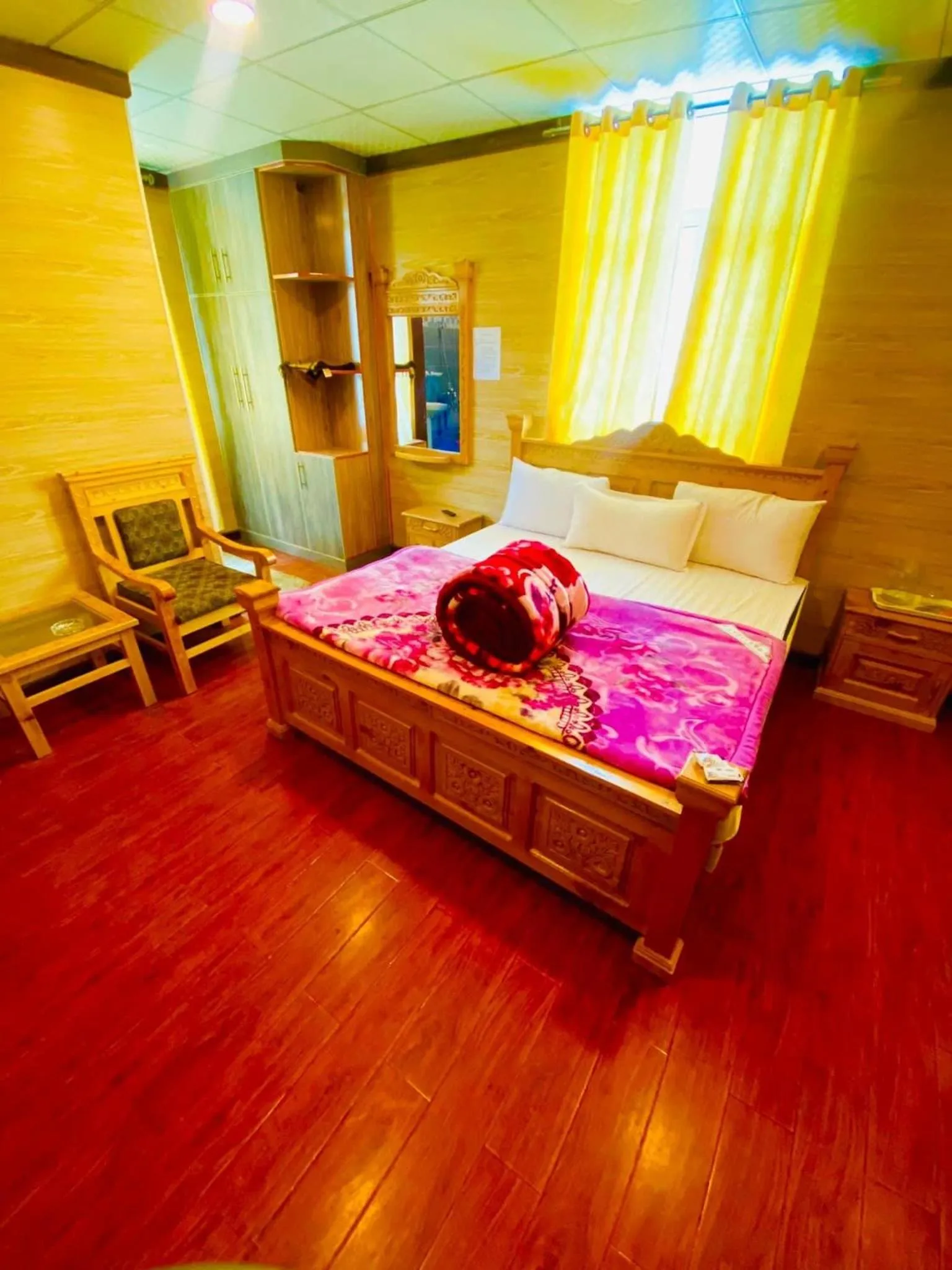 Bed in Gems Palace Hotel Sost