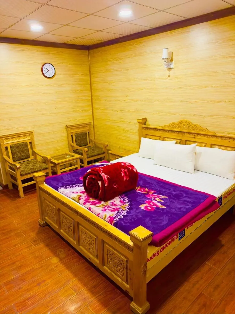 Bed in Gems Palace Hotel Sost