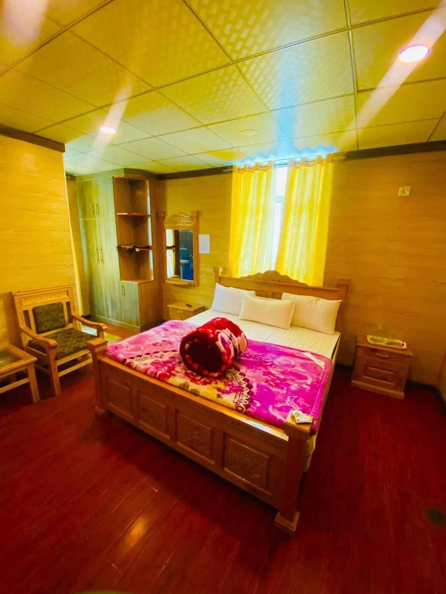 Bed in Gems Palace Hotel Sost