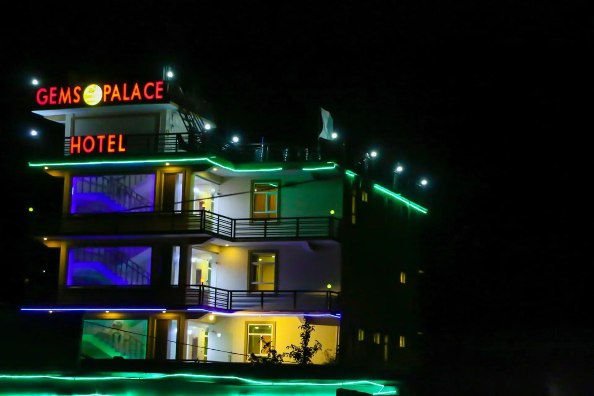 Property building in Gems Palace Hotel Sost