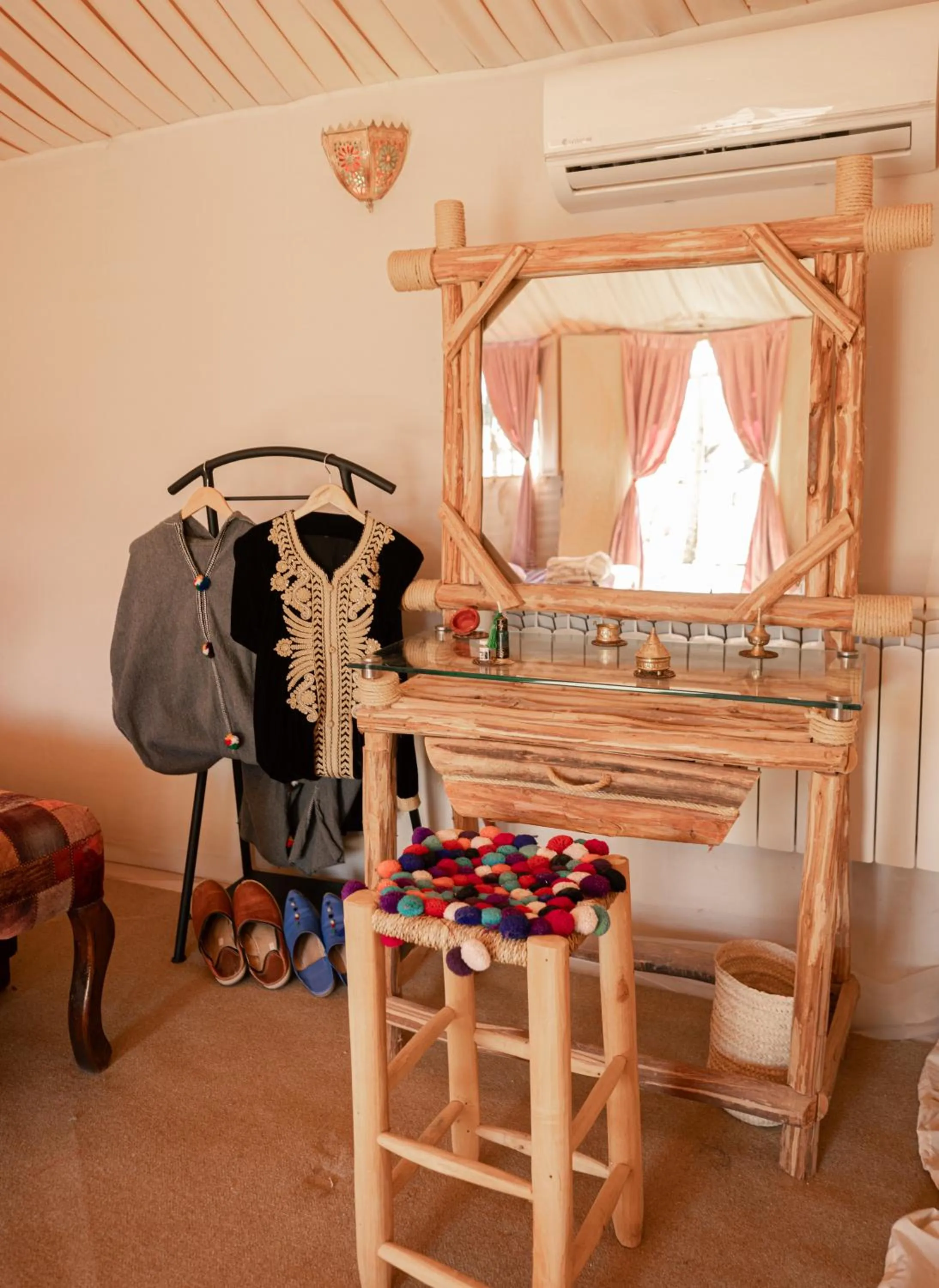 Decorative detail in Imperial Glory Lodges