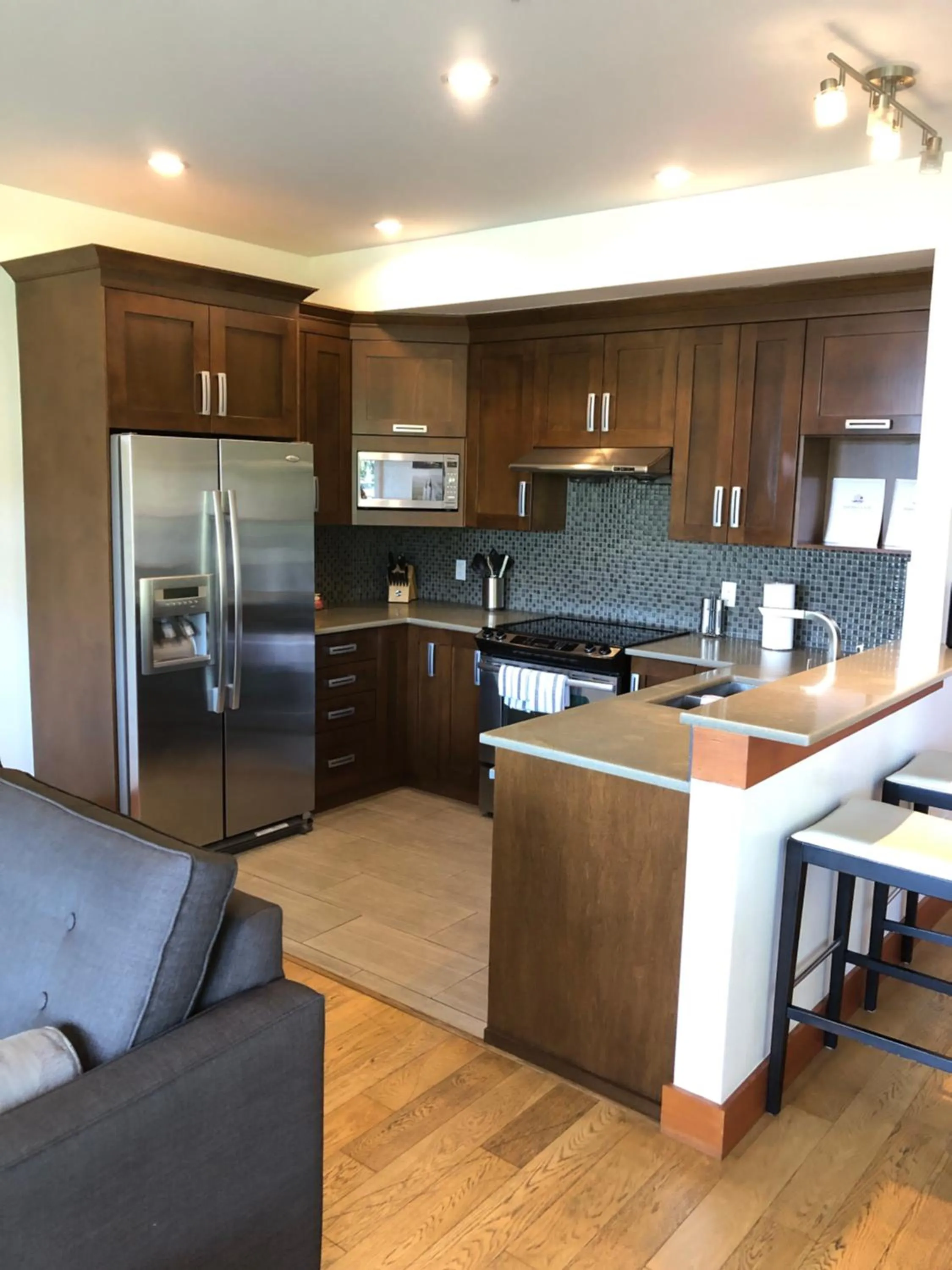 Kitchen or kitchenette in Mariner's Loft - Salt Spring Island