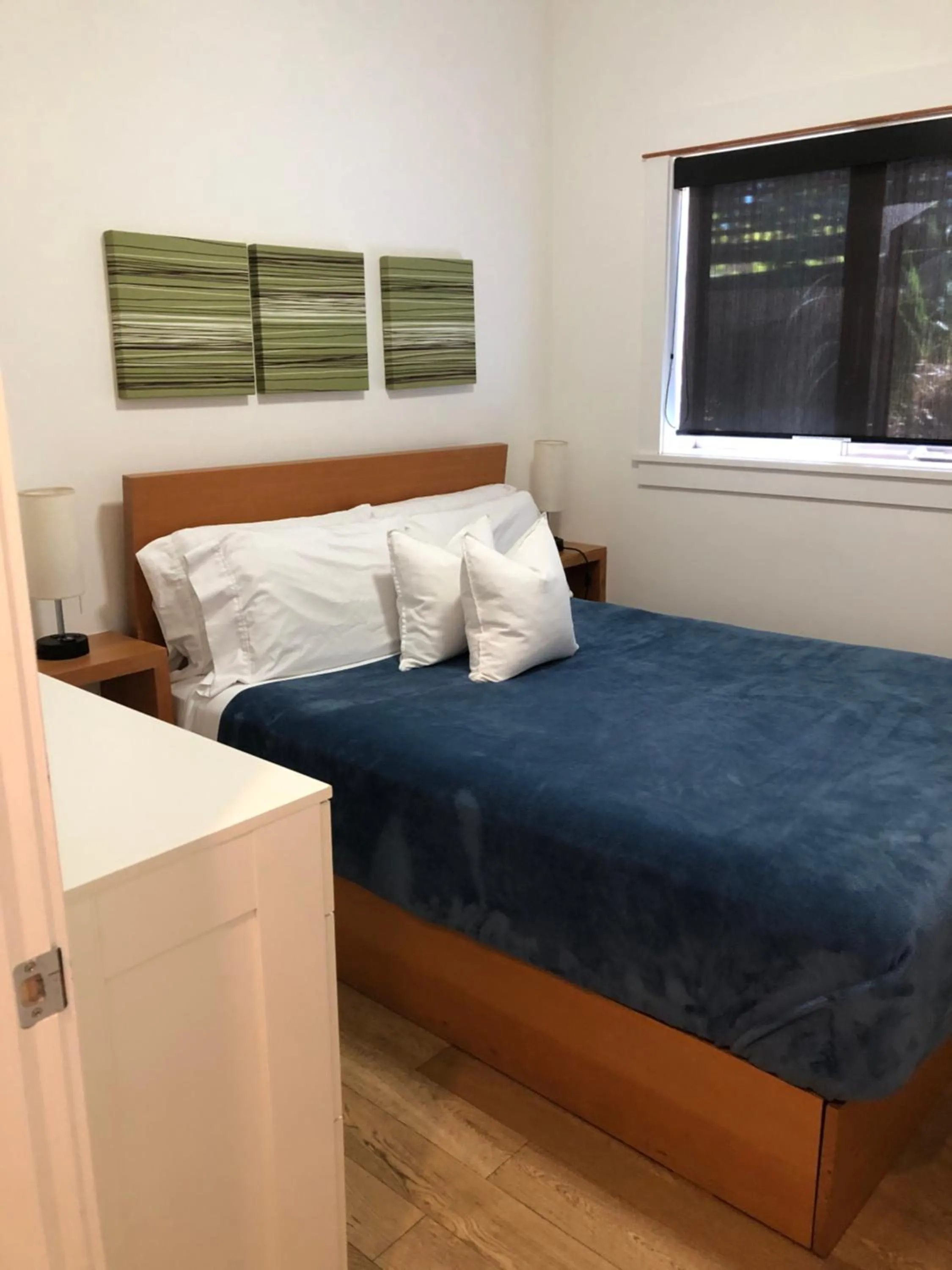 Bedroom, Bed in Mariner's Loft - Salt Spring Island