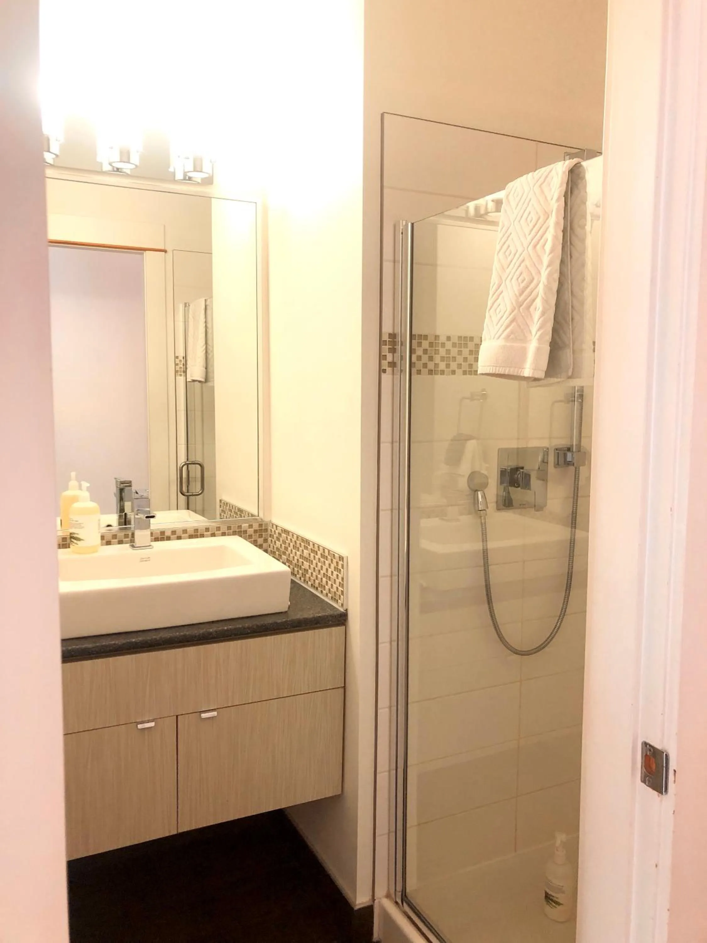 Mariner's Loft - Salt Spring Island