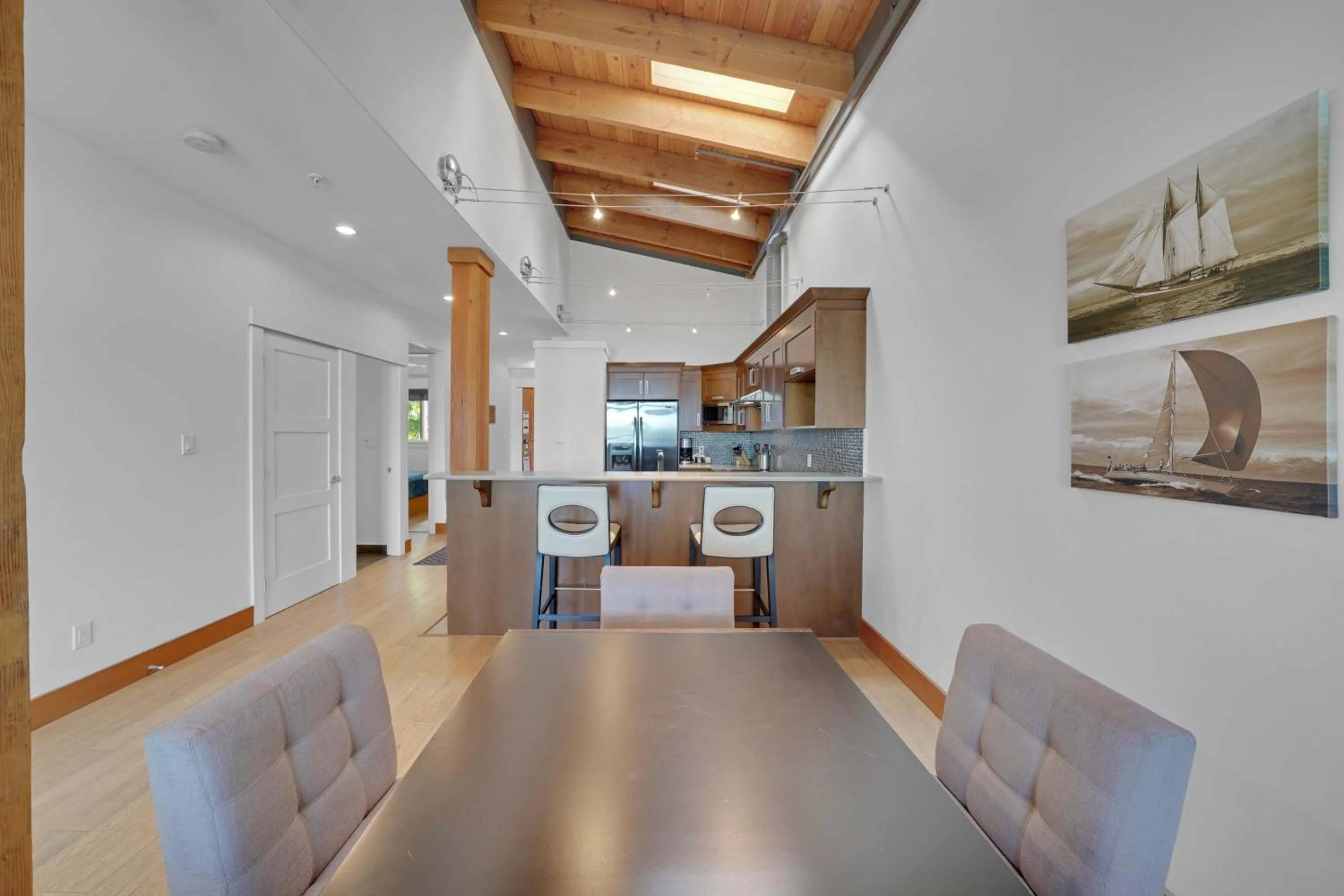 Kitchen or kitchenette in Mariner's Loft - Salt Spring Island